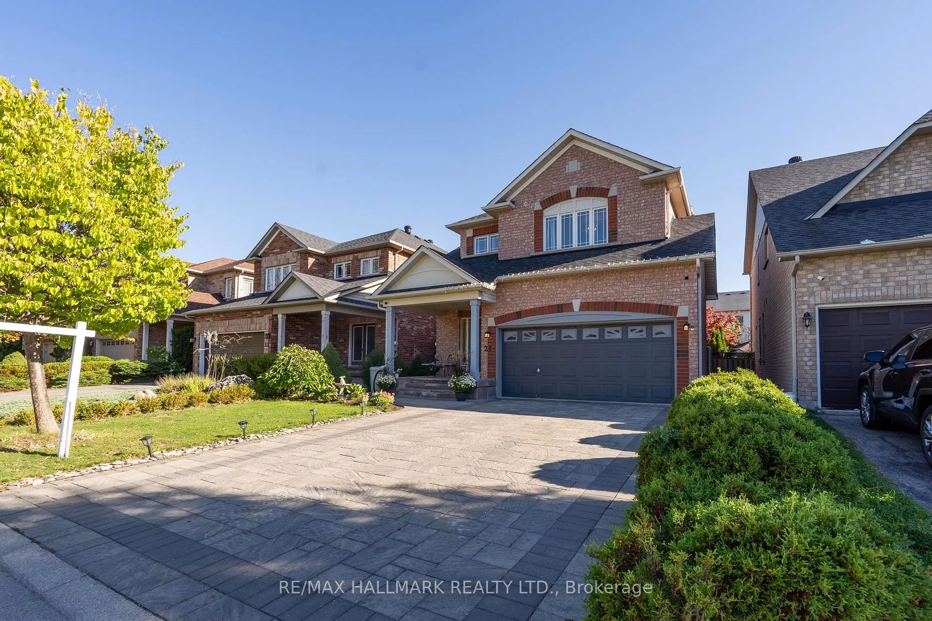 Photo 1 of 21 Brooks Avenue, Aurora, Bayview Northeast — HOMEH