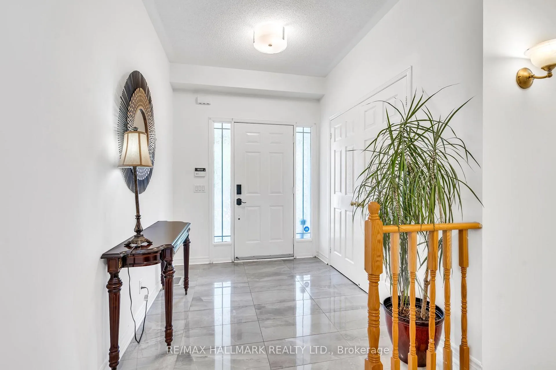 Photo 7 of 21 Brooks Avenue, Aurora, Bayview Northeast — HOMEH