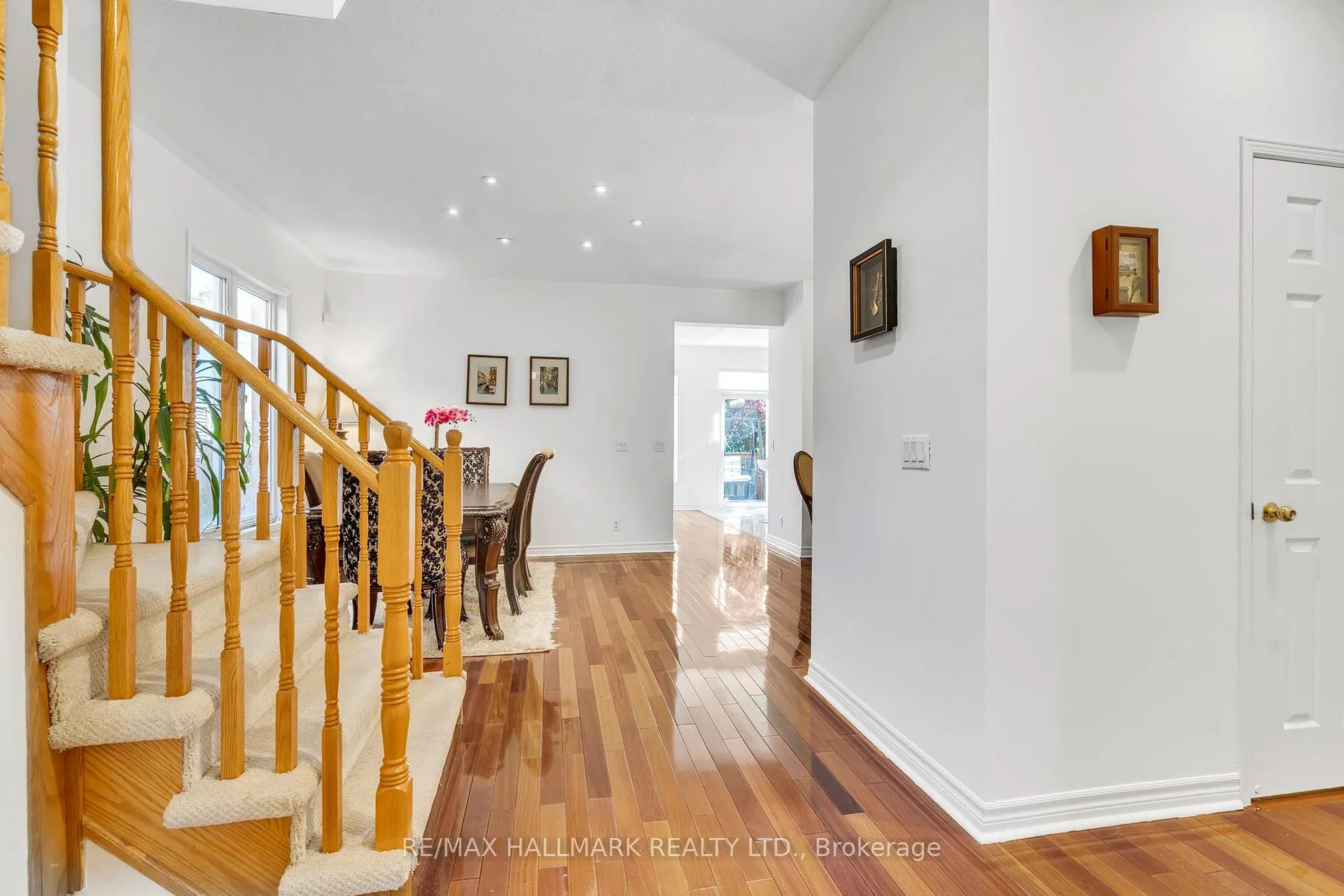 Photo 8 of 21 Brooks Avenue, Aurora, Bayview Northeast — HOMEH
