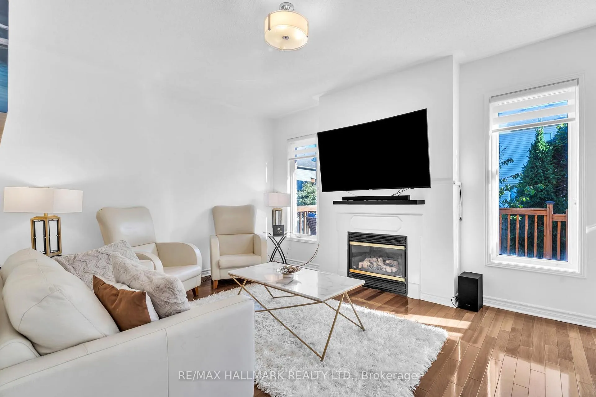 Photo 16 of 21 Brooks Avenue, Aurora, Bayview Northeast — HOMEH