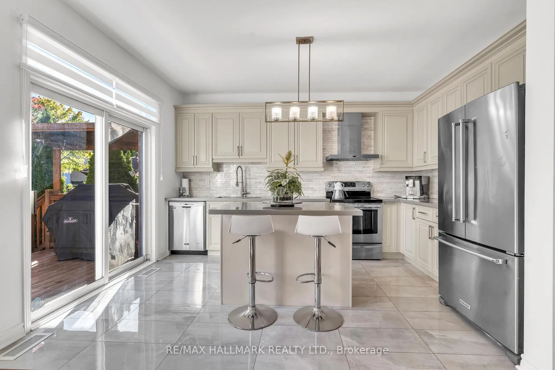 Photo 20 of 21 Brooks Avenue, Aurora, Bayview Northeast — HOMEH