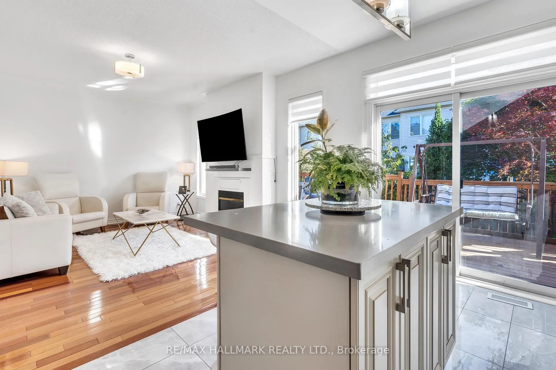 Photo 25 of 21 Brooks Avenue, Aurora, Bayview Northeast — HOMEH