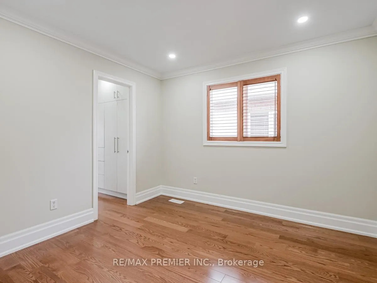 Photo 26 of 37 Colombo Crescent, Vaughan, Maple — HOMEH