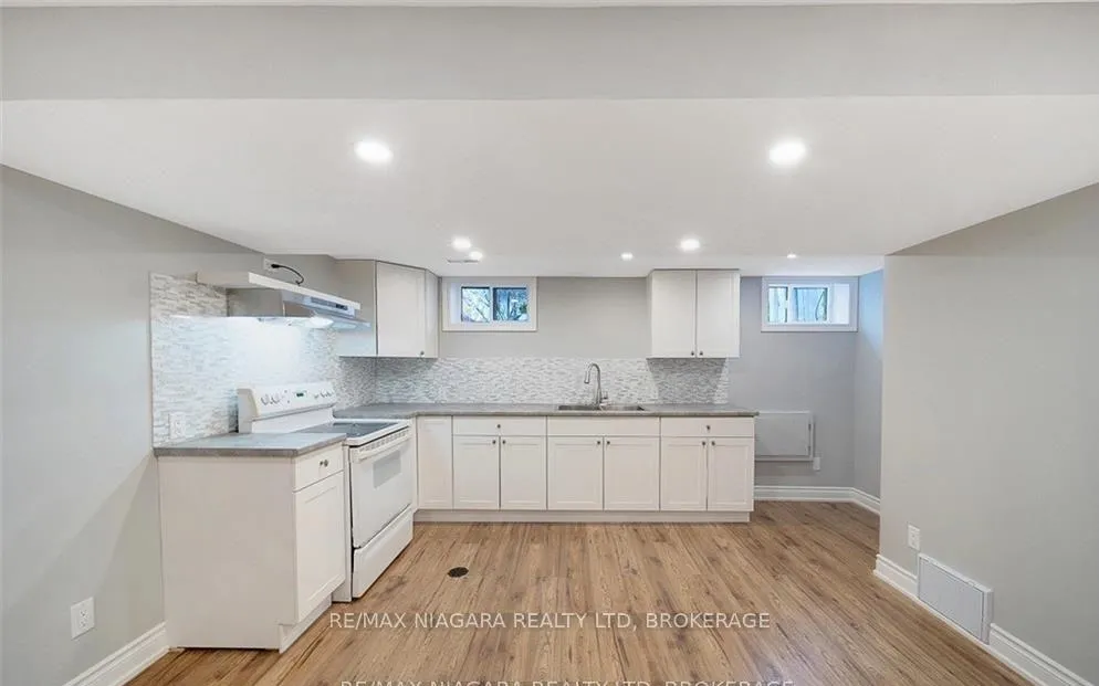 Photo 3 of Unit LOWER Unit, 4102 Brookdale Drive, Niagara Falls, Ascot — HOMEH