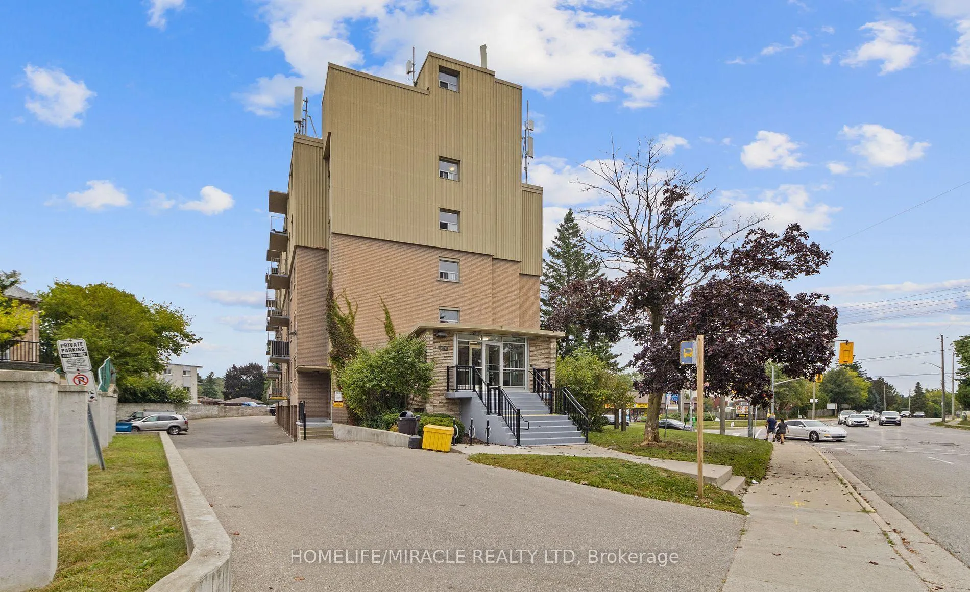Photo 4 of Unit 206, 283 Fairway Road N, Kitchener, Centreville Chicopee — HOMEH