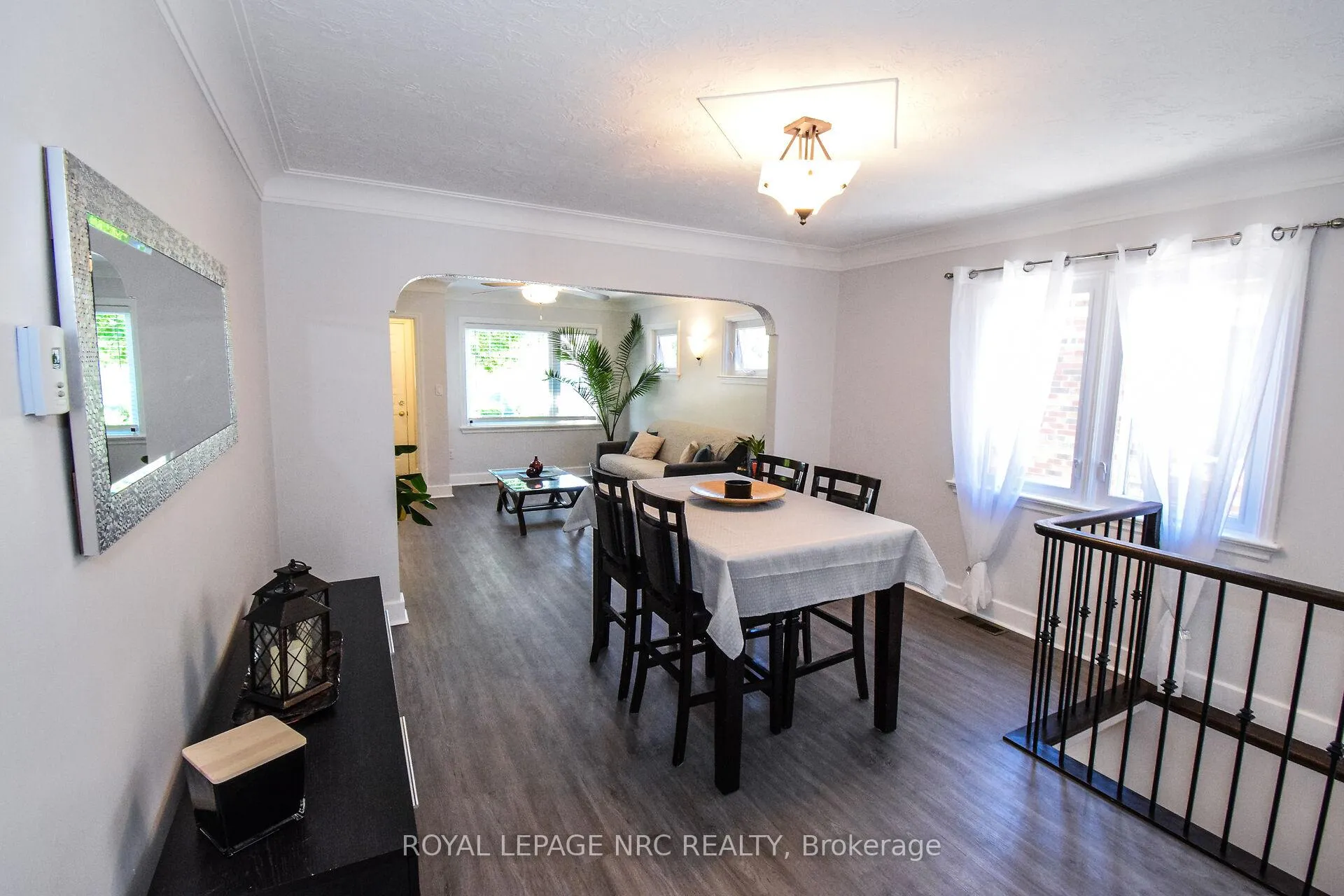 Photo 8 of 3 Kingsway Crescent, St. Catharines, Fairview — HOMEH