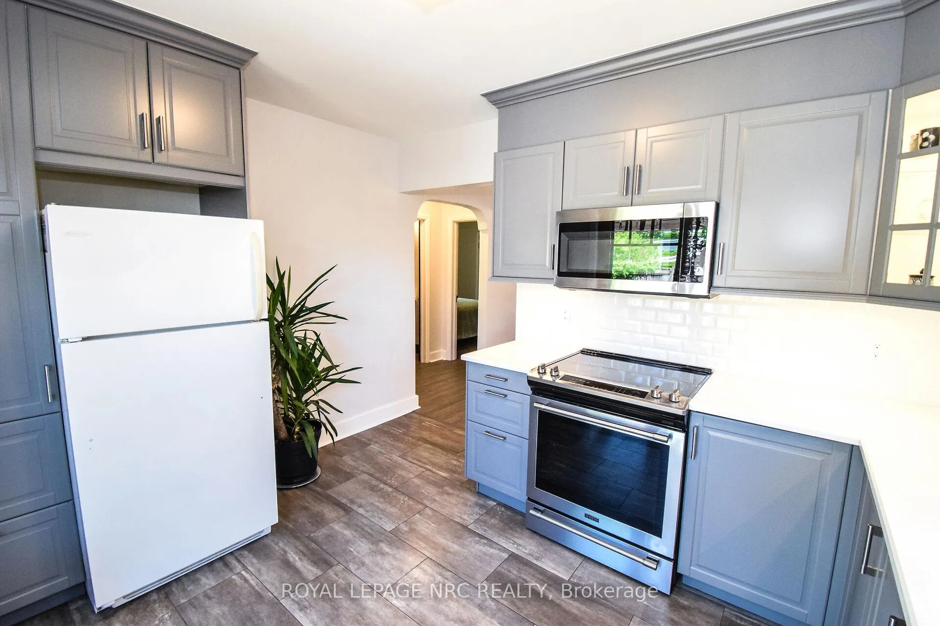 Photo 12 of 3 Kingsway Crescent, St. Catharines, Fairview — HOMEH