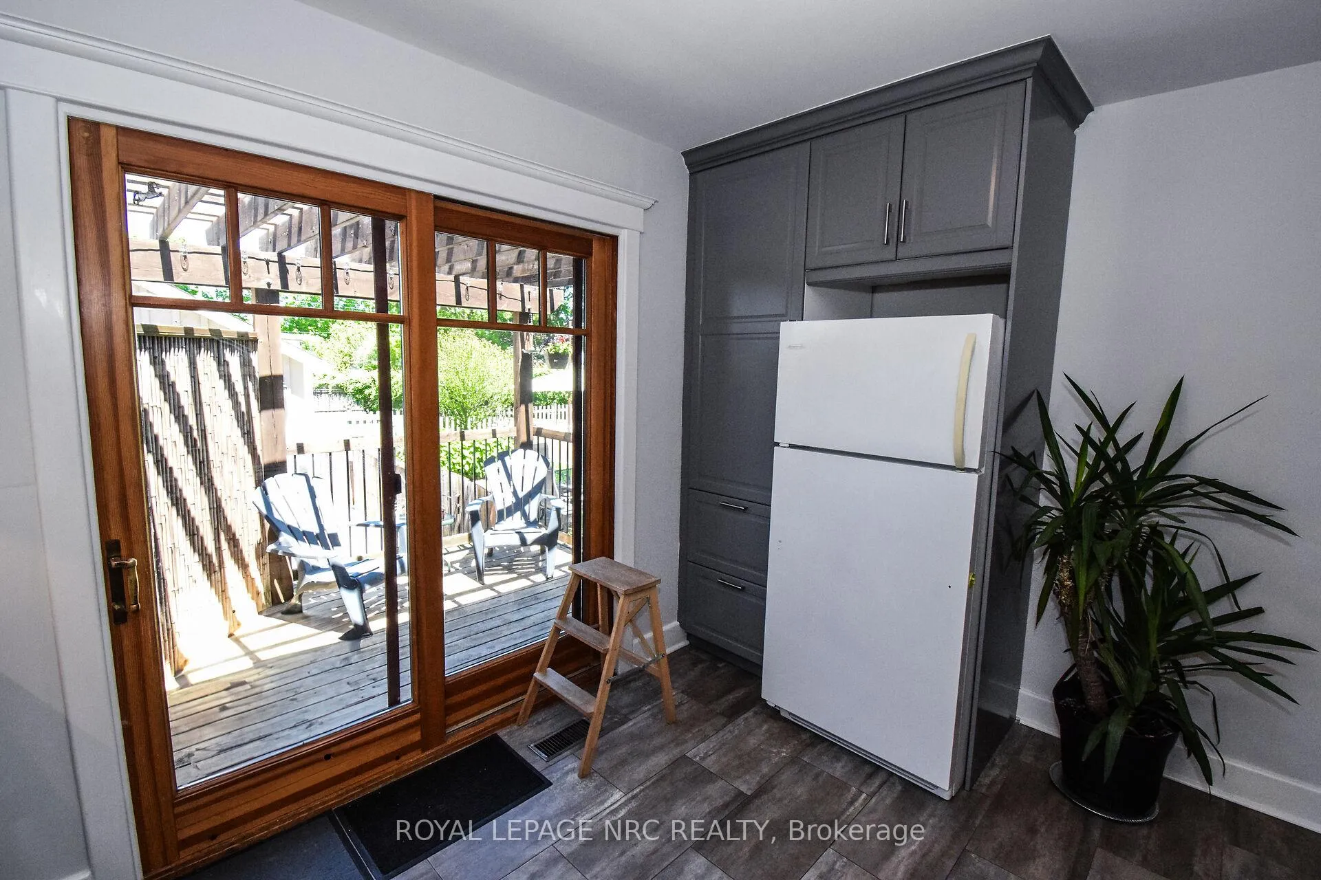 Photo 13 of 3 Kingsway Crescent, St. Catharines, Fairview — HOMEH