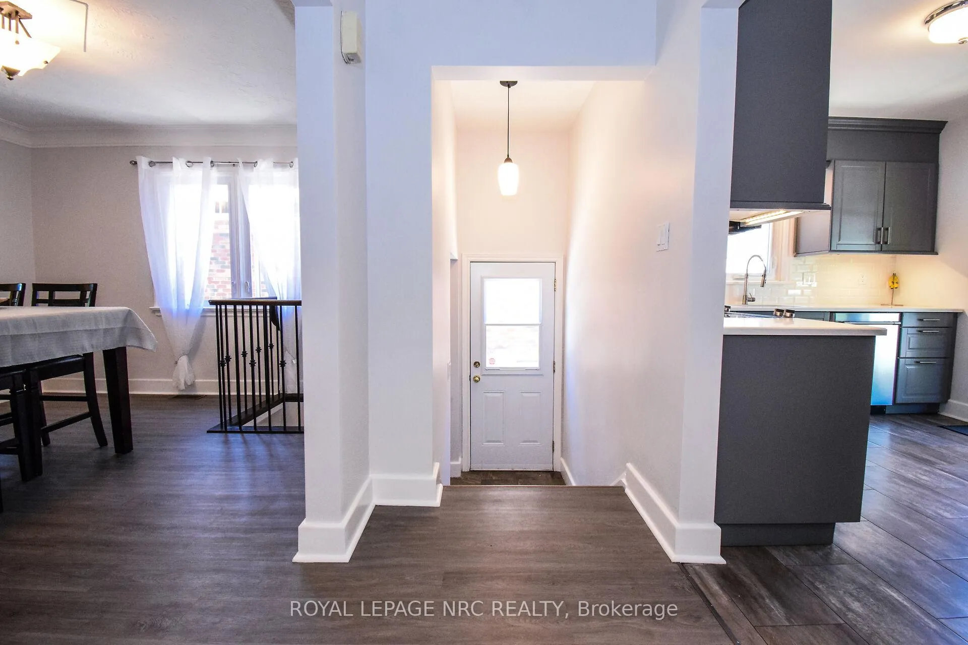 Photo 21 of 3 Kingsway Crescent, St. Catharines, Fairview — HOMEH