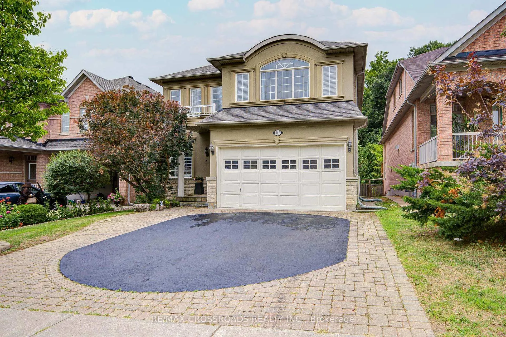Front of 187 Summeridge Drive