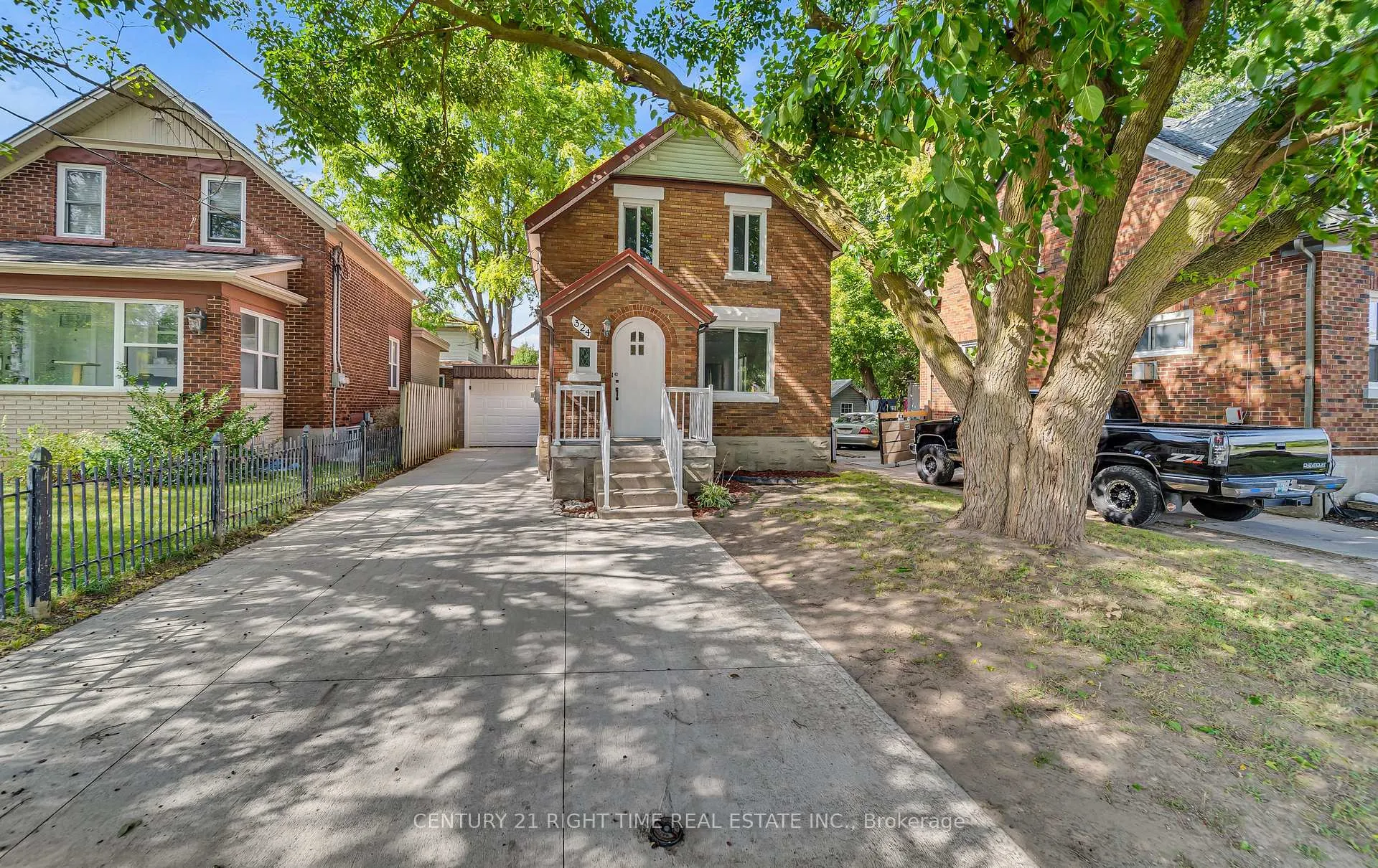 Photo 2 of 324 Victoria Street S, Kitchener — HOMEH