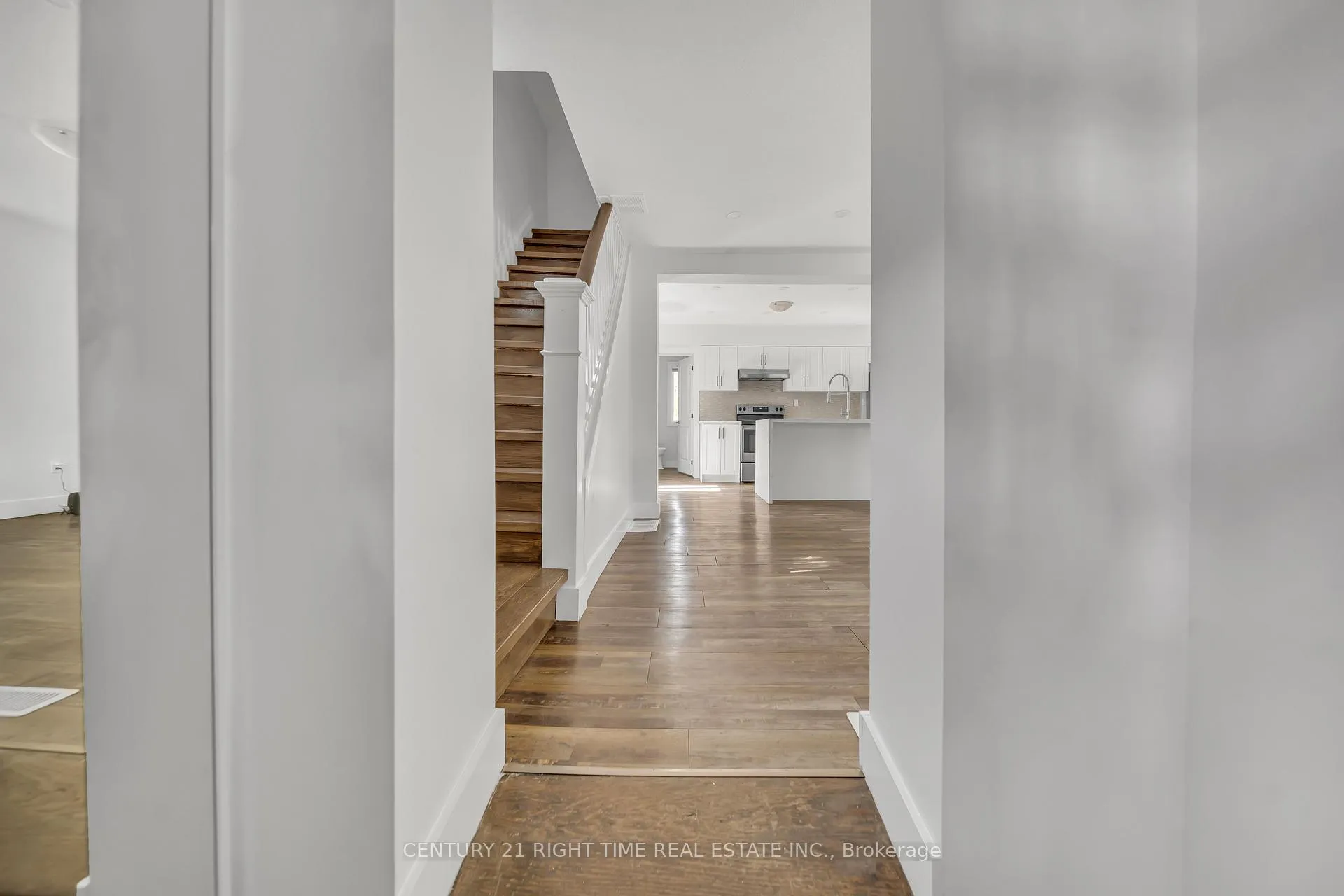 Photo 4 of 324 Victoria Street S, Kitchener — HOMEH