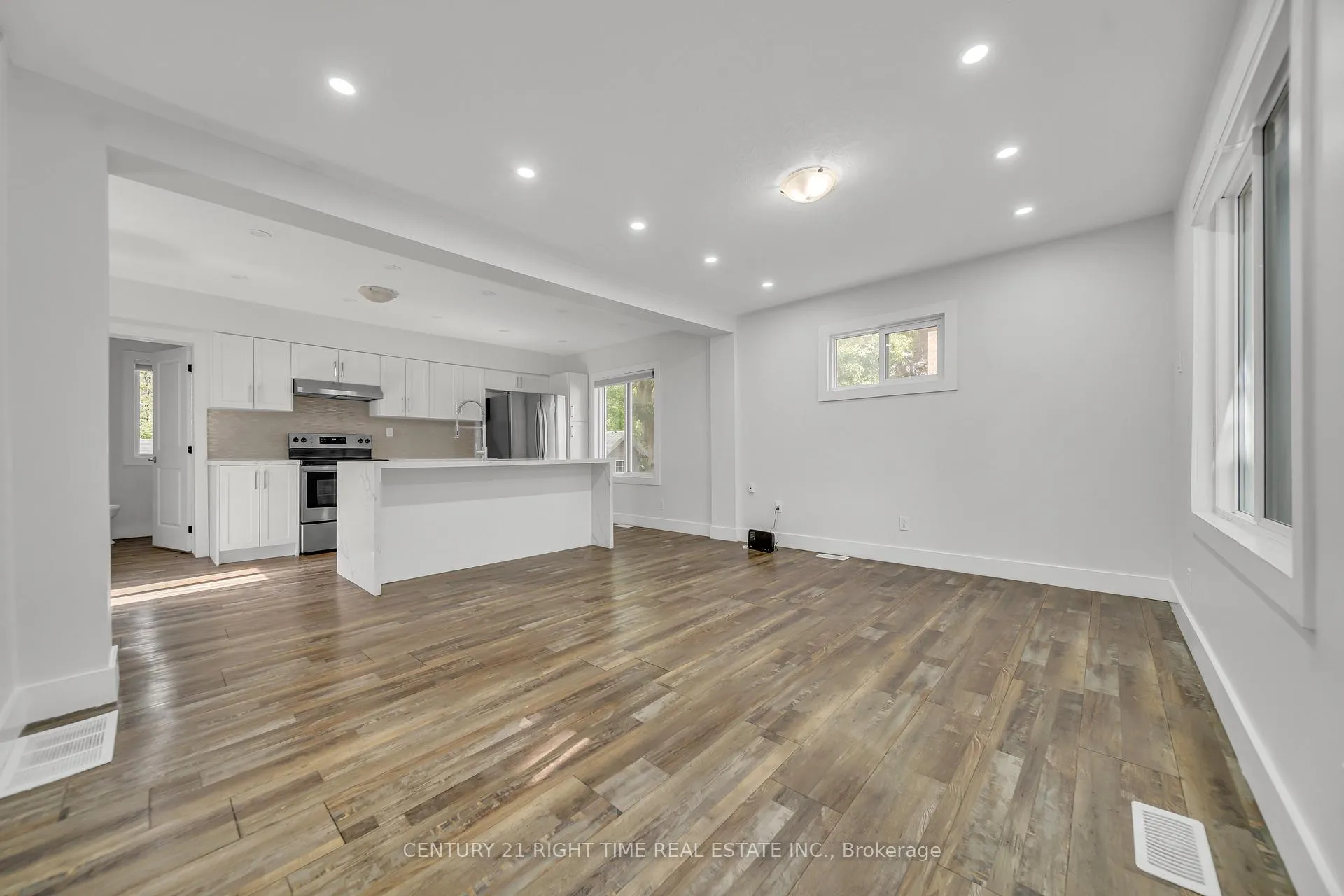 Photo 6 of 324 Victoria Street S, Kitchener — HOMEH