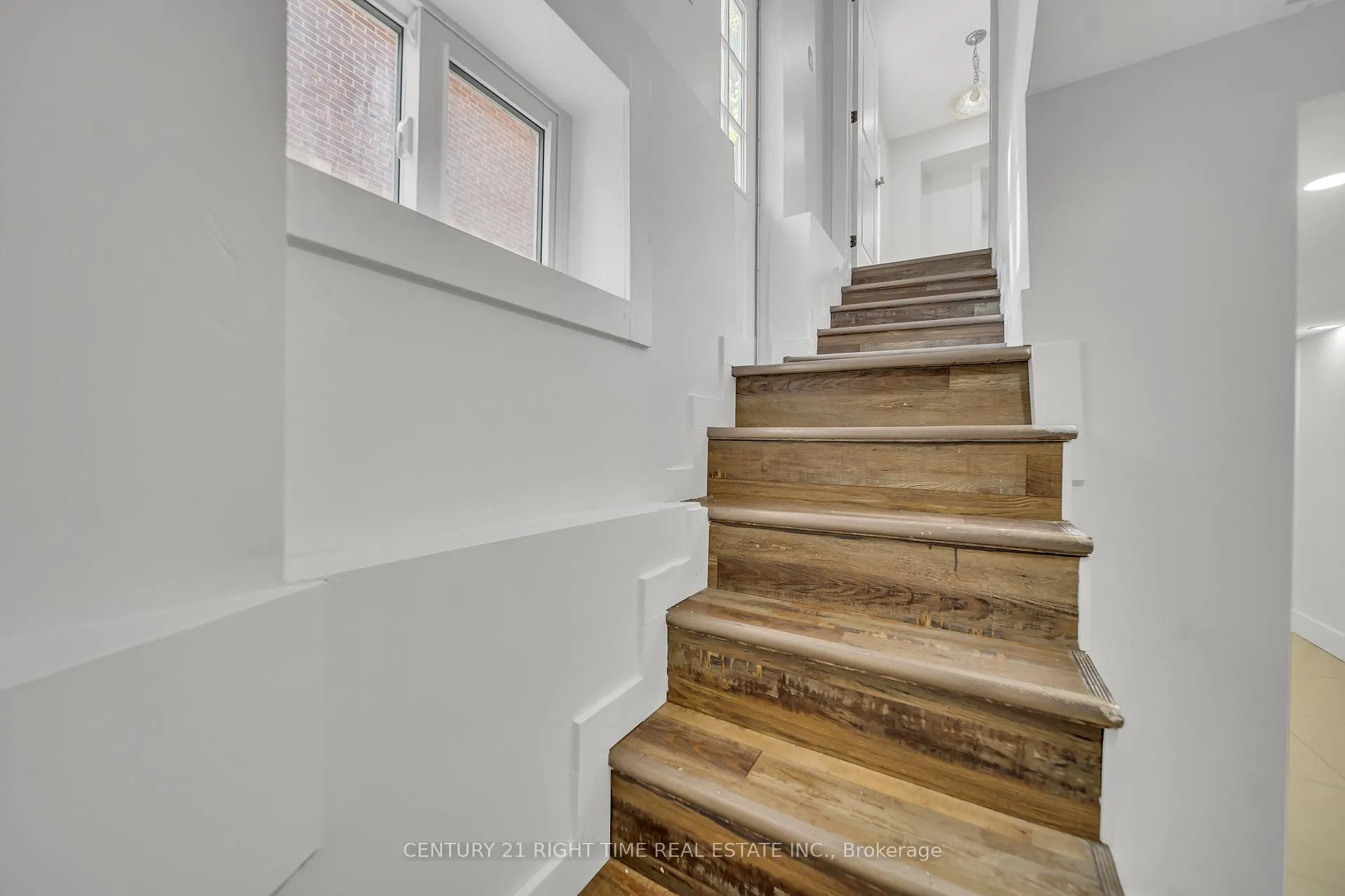 Photo 25 of 324 Victoria Street S, Kitchener — HOMEH