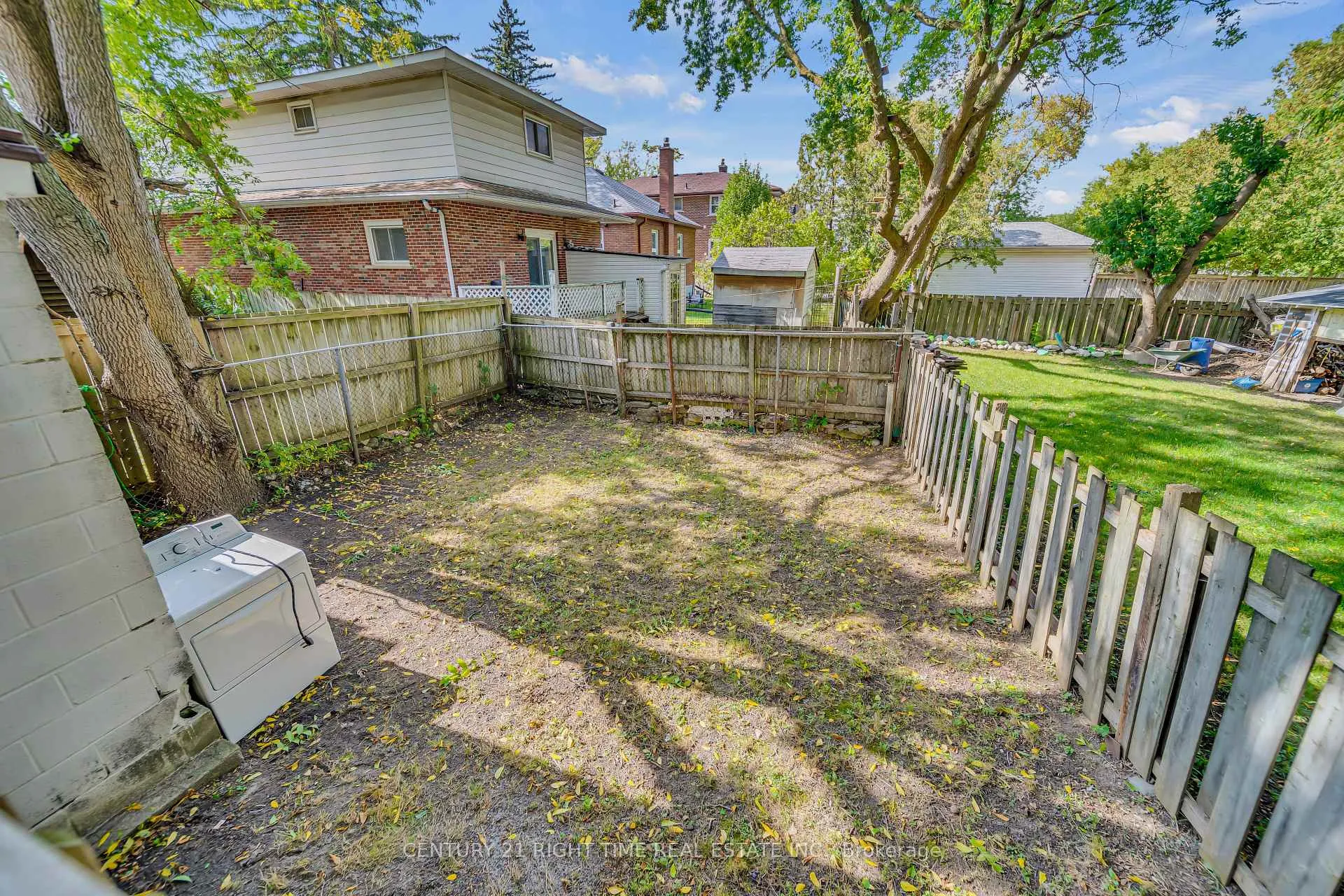 Photo 31 of 324 Victoria Street S, Kitchener — HOMEH