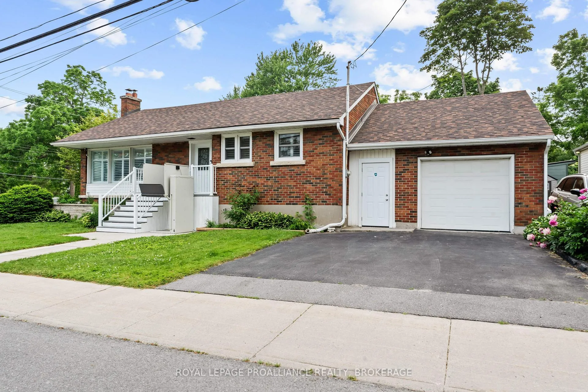 Photo 2 of 48 Ellerbeck Street, Kingston, Central City East — HOMEH