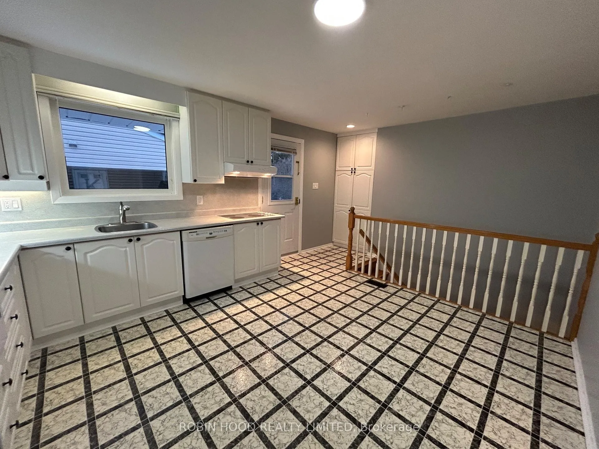 Photo 4 of 691 Fielding Drive, Ottawa, Riverside Park South — HOMEH