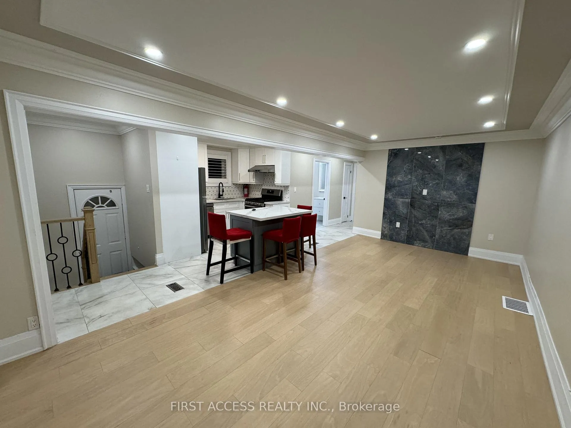 Front of Unit Main, 15 Chartwell Road