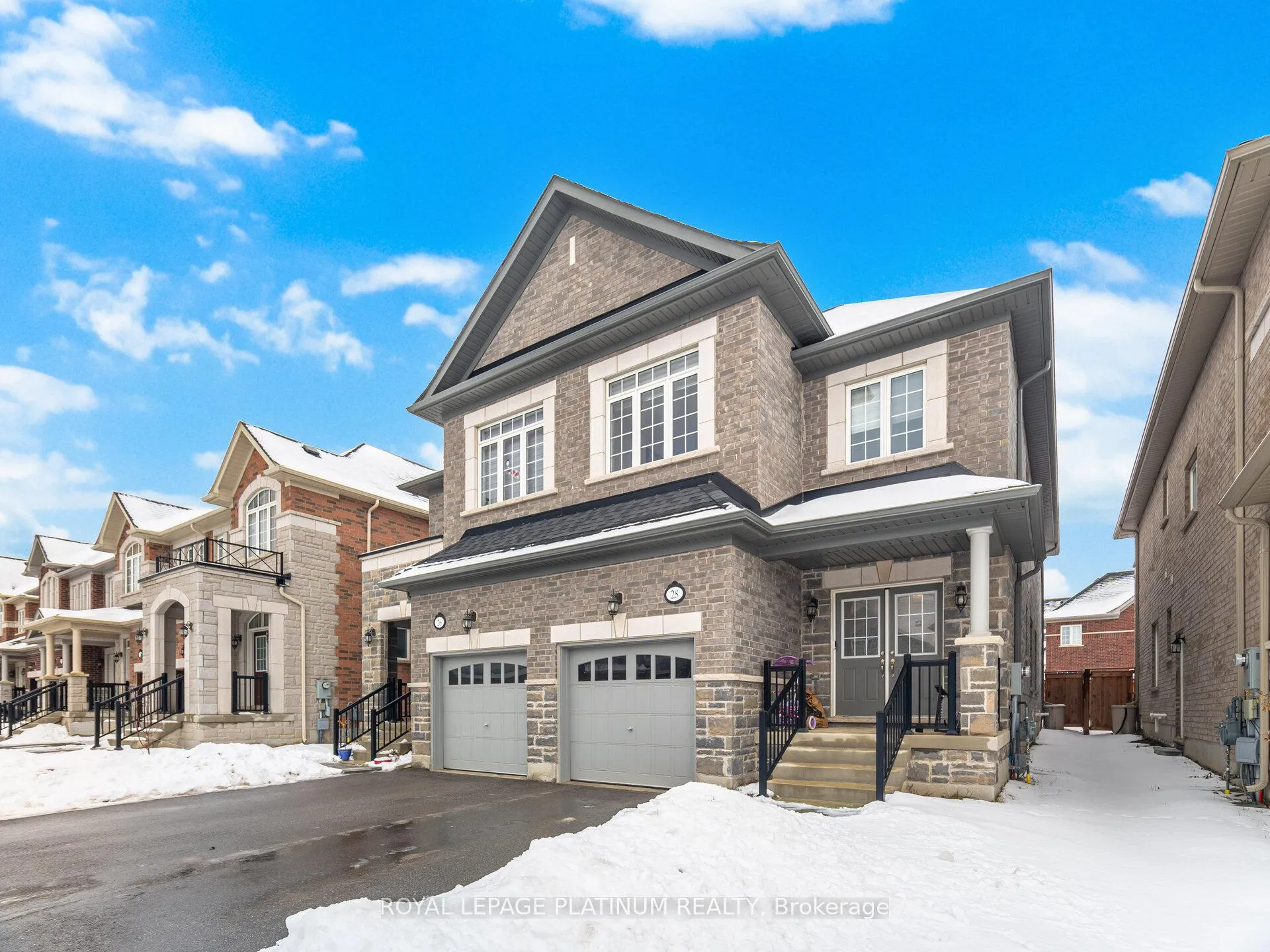 Photo 3 of 28 Overstone Road, Halton Hills, Georgetown — HOMEH