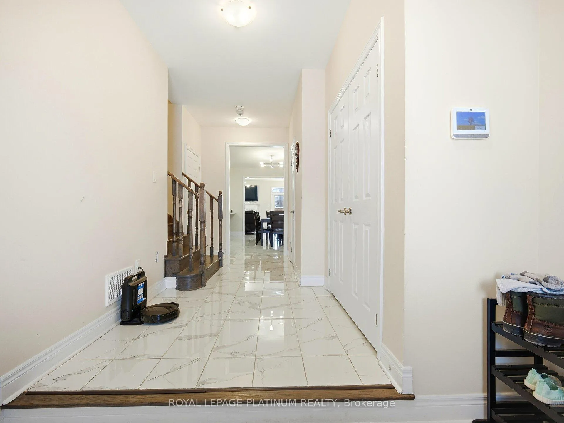 Photo 5 of 28 Overstone Road, Halton Hills, Georgetown — HOMEH