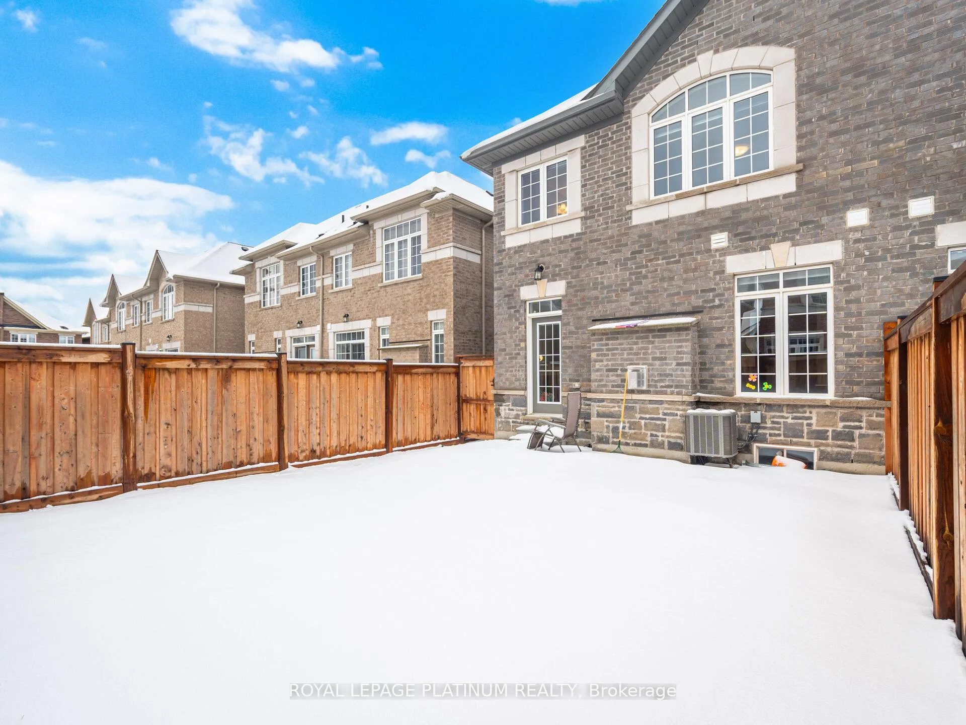 Photo 43 of 28 Overstone Road, Halton Hills, Georgetown — HOMEH