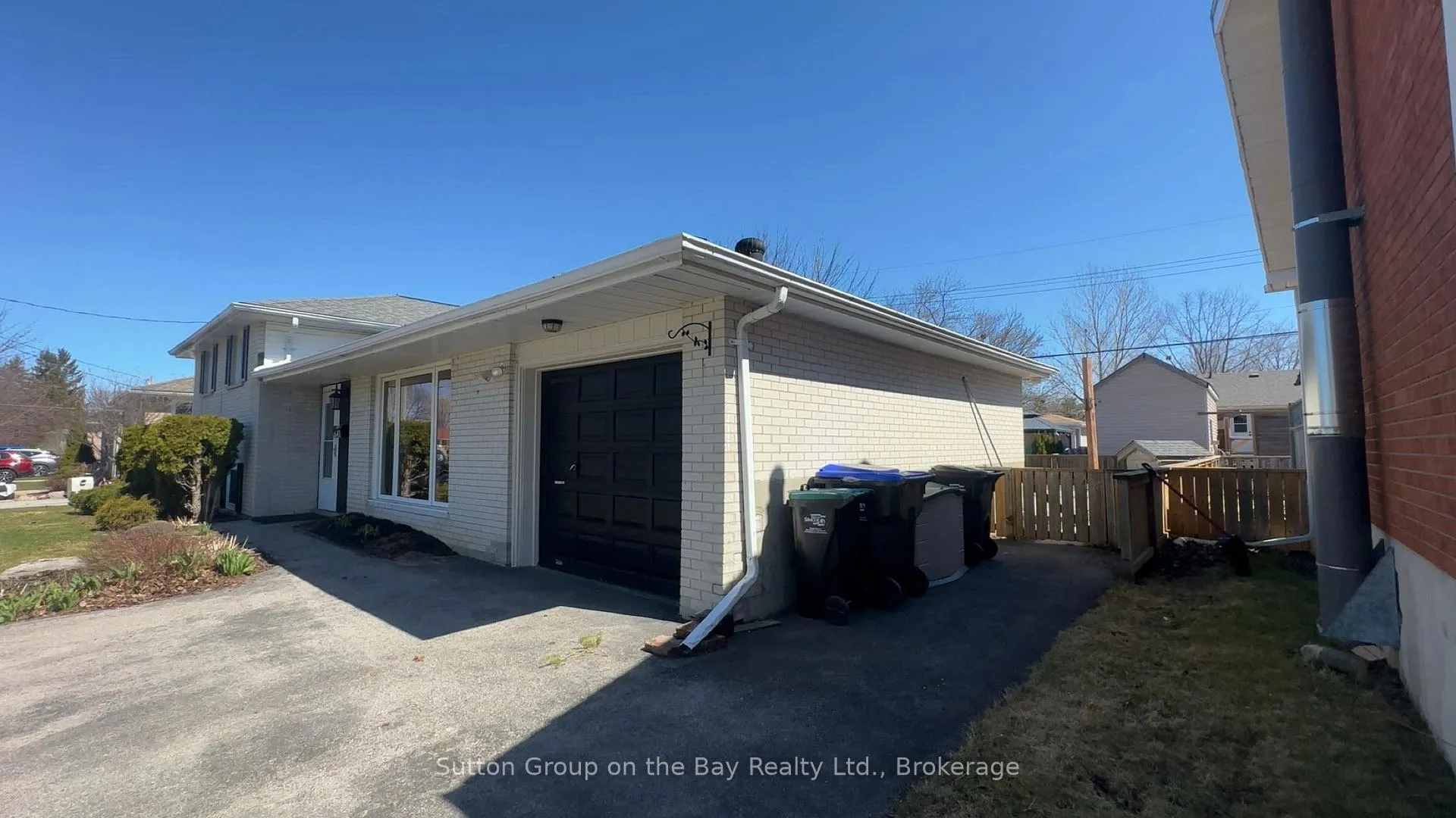 Photo 5 of 641 Oak Street, Collingwood — HOMEH