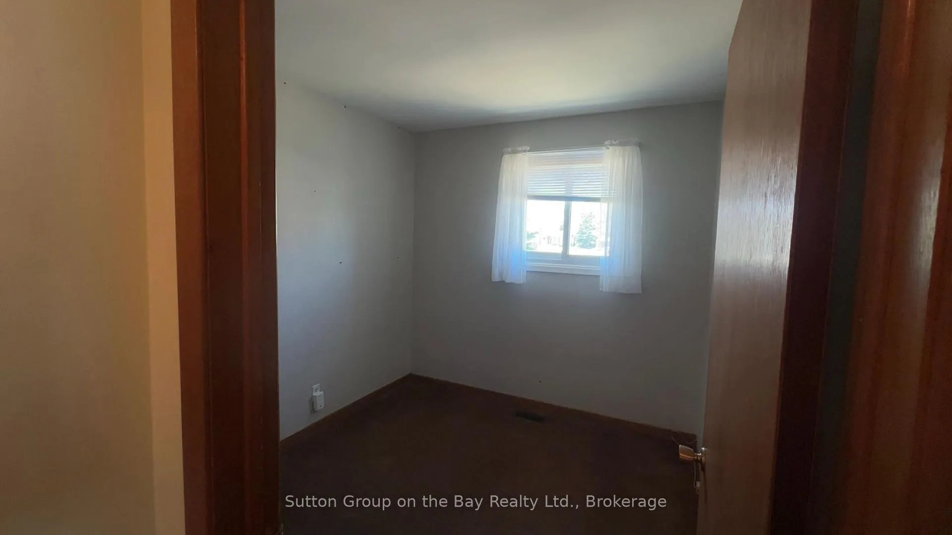 Photo 17 of 641 Oak Street, Collingwood — HOMEH