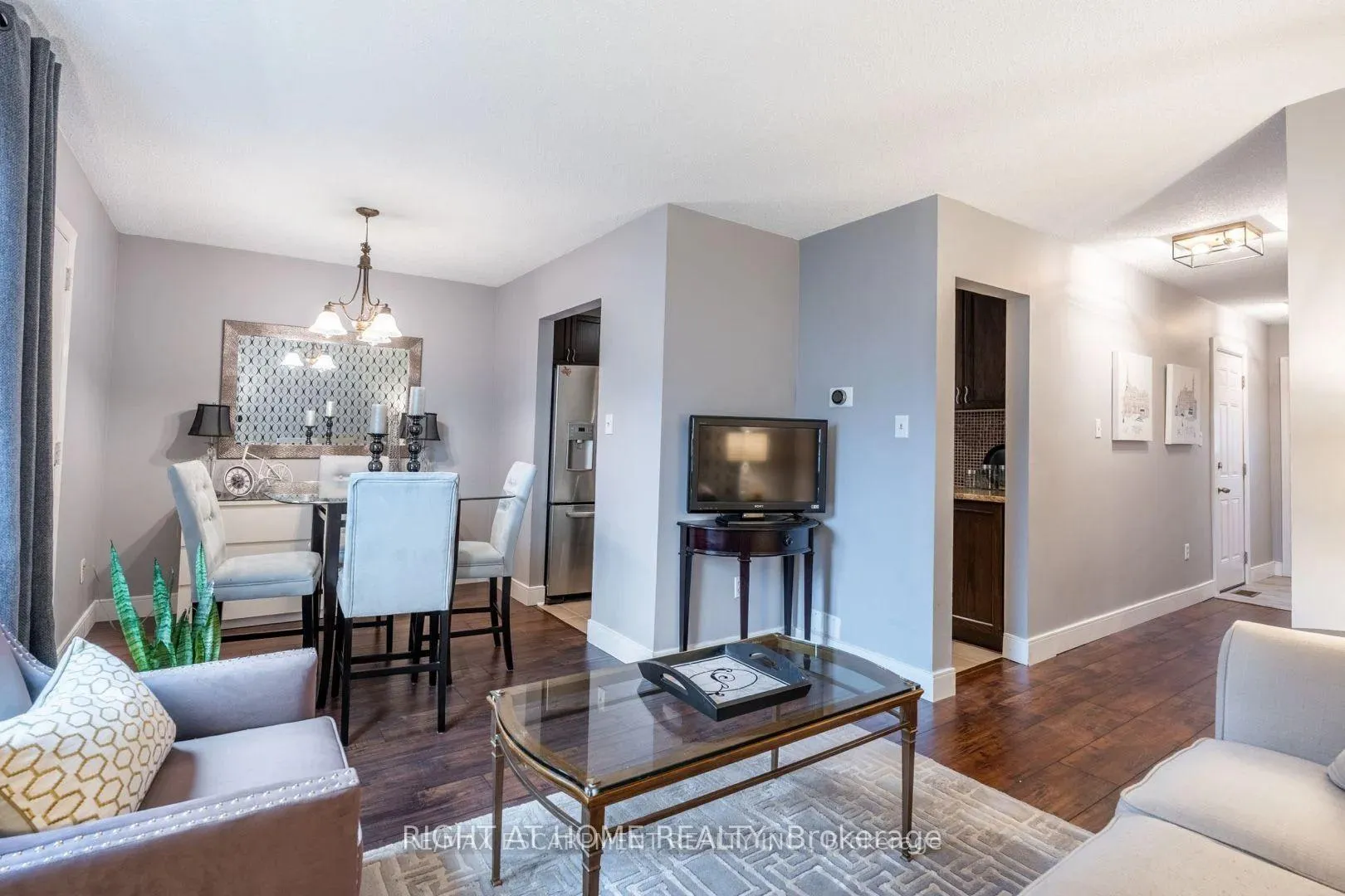 Photo 6 of Unit 46, 33 Rochelle Avenue, Hamilton, Quinndale — HOMEH