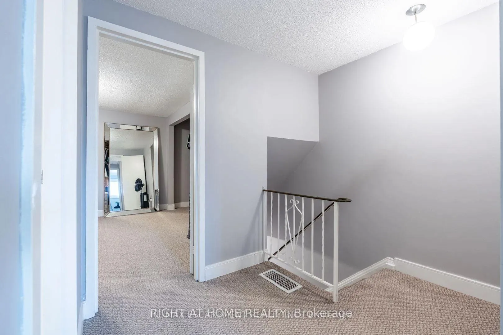 Photo 14 of Unit 46, 33 Rochelle Avenue, Hamilton, Quinndale — HOMEH