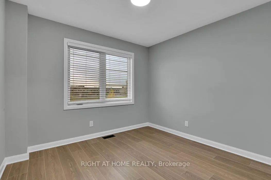 Photo 18 of 561 Decoeur Drive, Ottawa, Avalon West — HOMEH