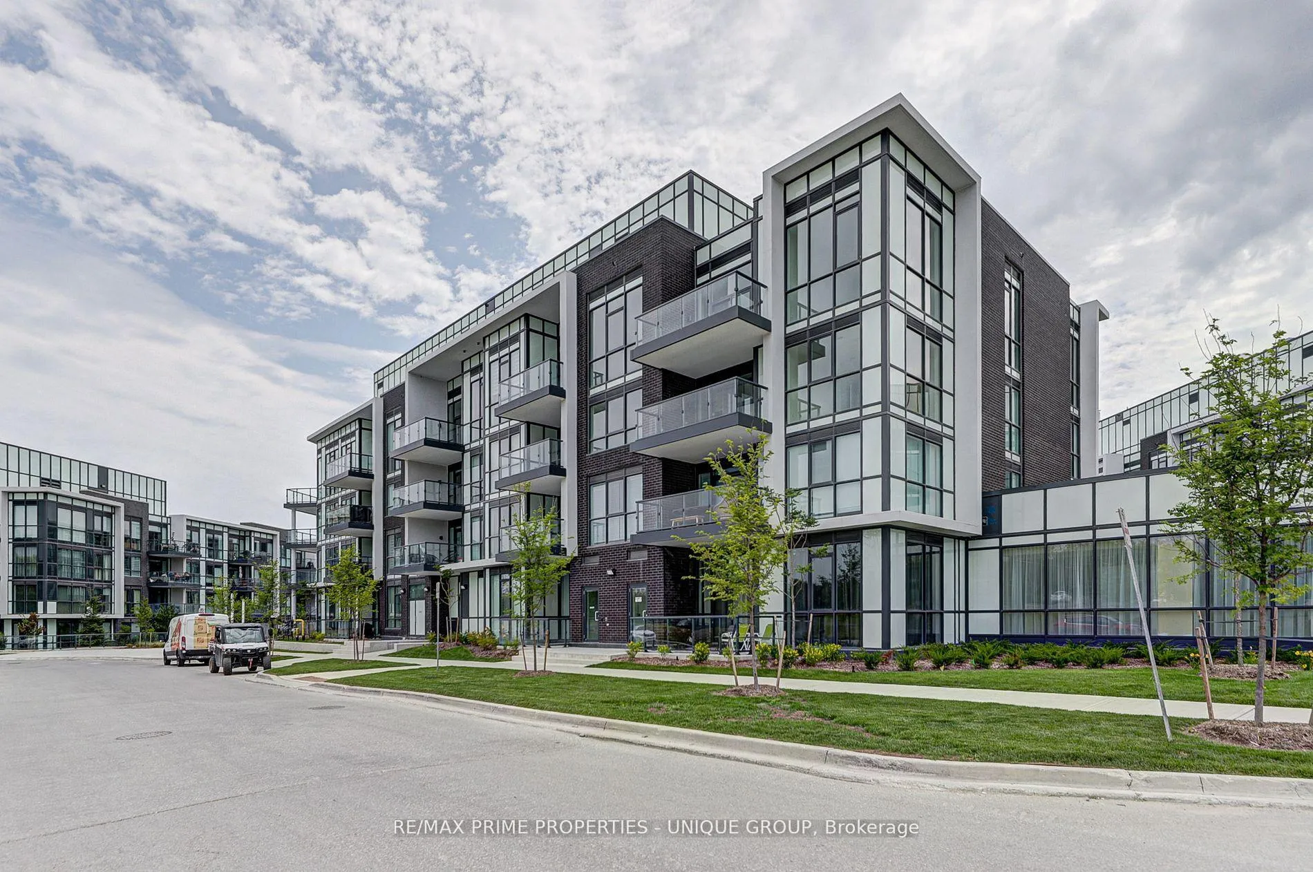 Photo 1 of Unit 427, 415 Sea Ray Avenue, Innisfil, Rural Innisfil — HOMEH