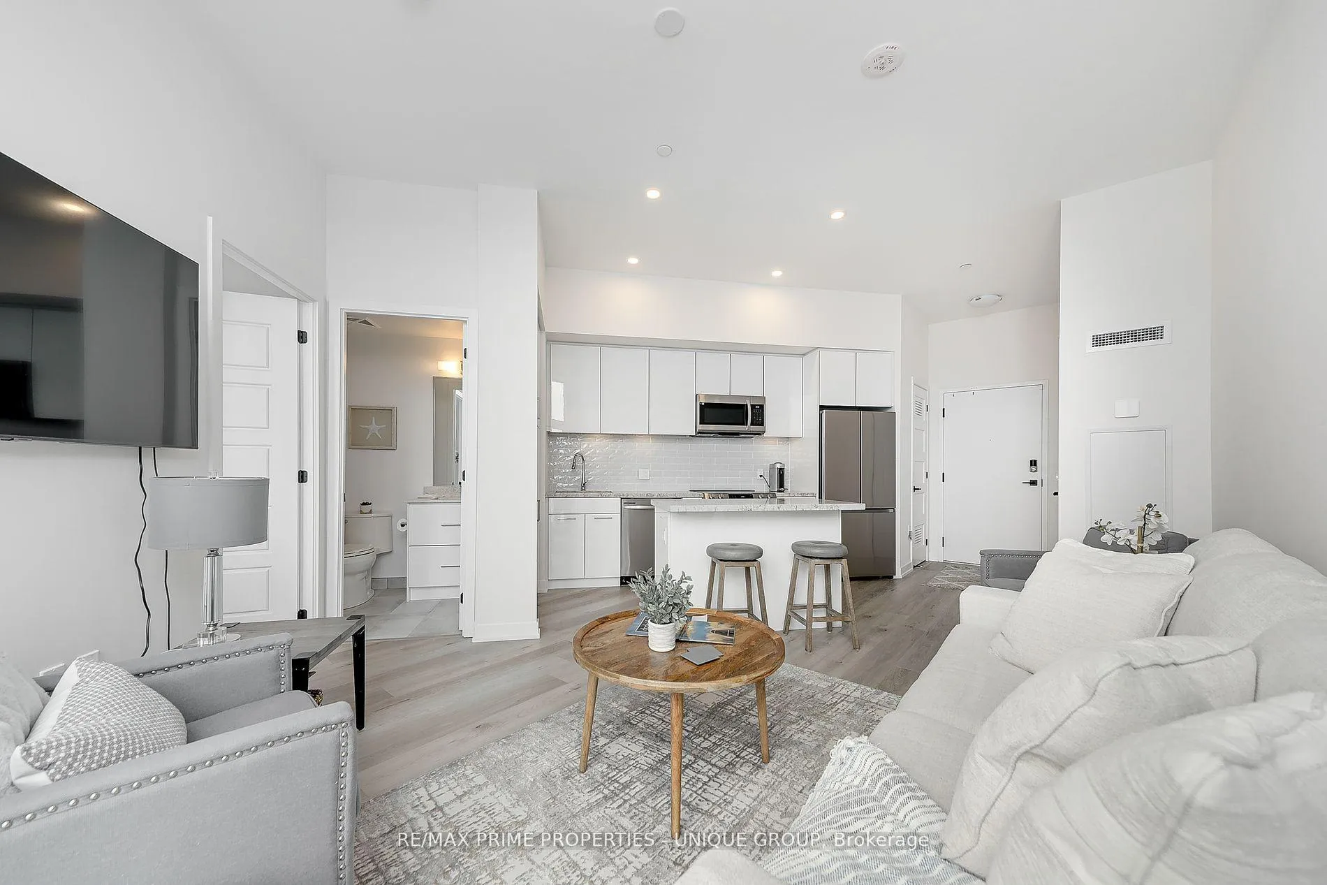 Photo 22 of Unit 427, 415 Sea Ray Avenue, Innisfil, Rural Innisfil — HOMEH