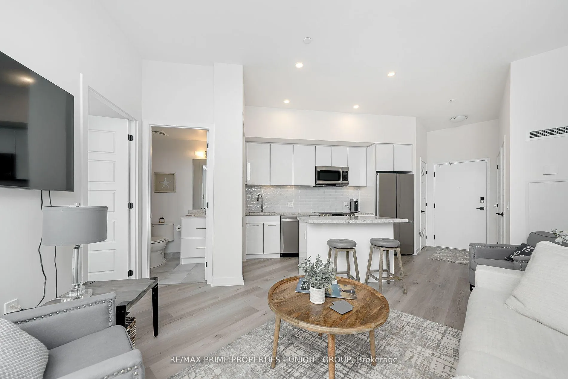 Photo 23 of Unit 427, 415 Sea Ray Avenue, Innisfil, Rural Innisfil — HOMEH