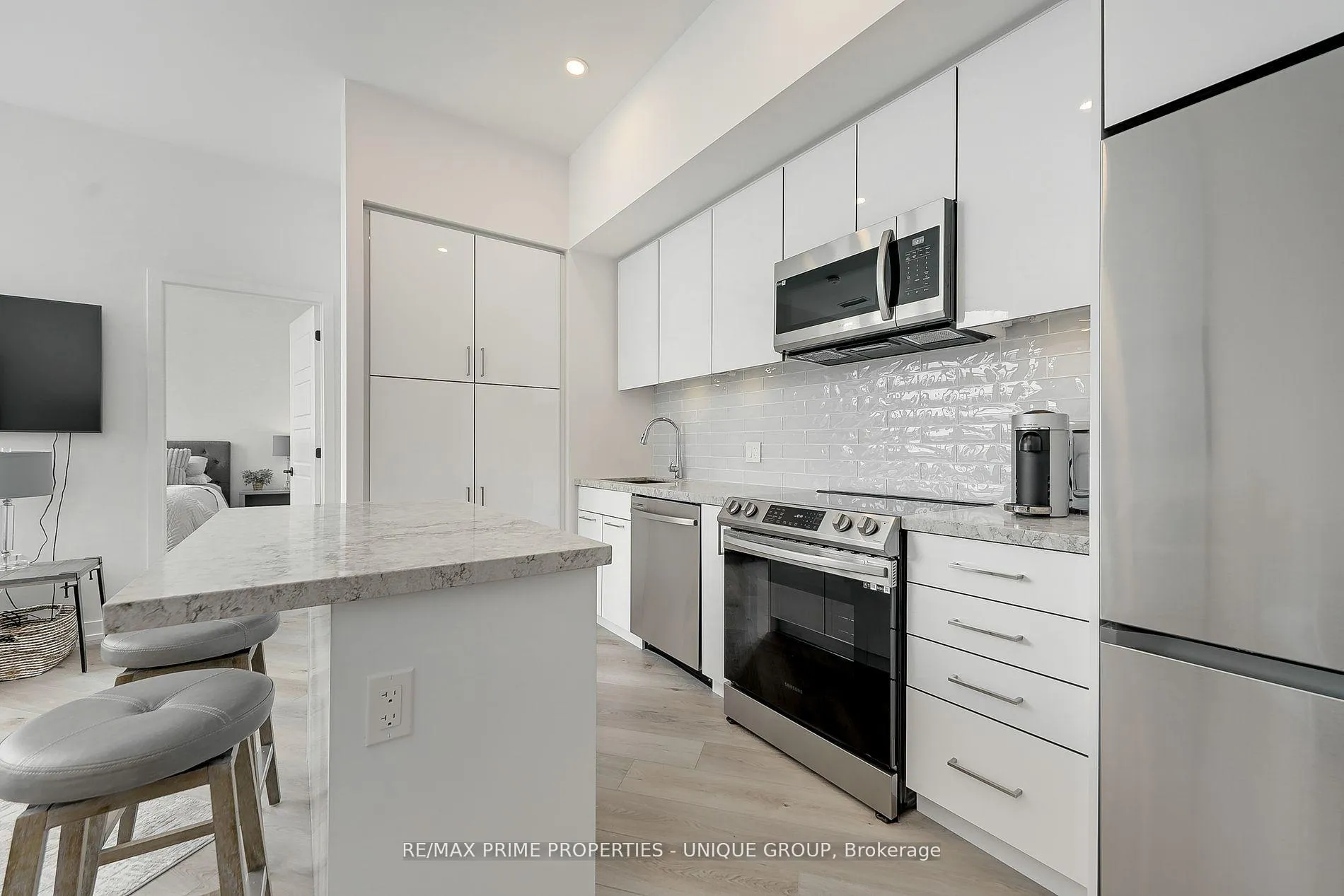 Photo 24 of Unit 427, 415 Sea Ray Avenue, Innisfil, Rural Innisfil — HOMEH
