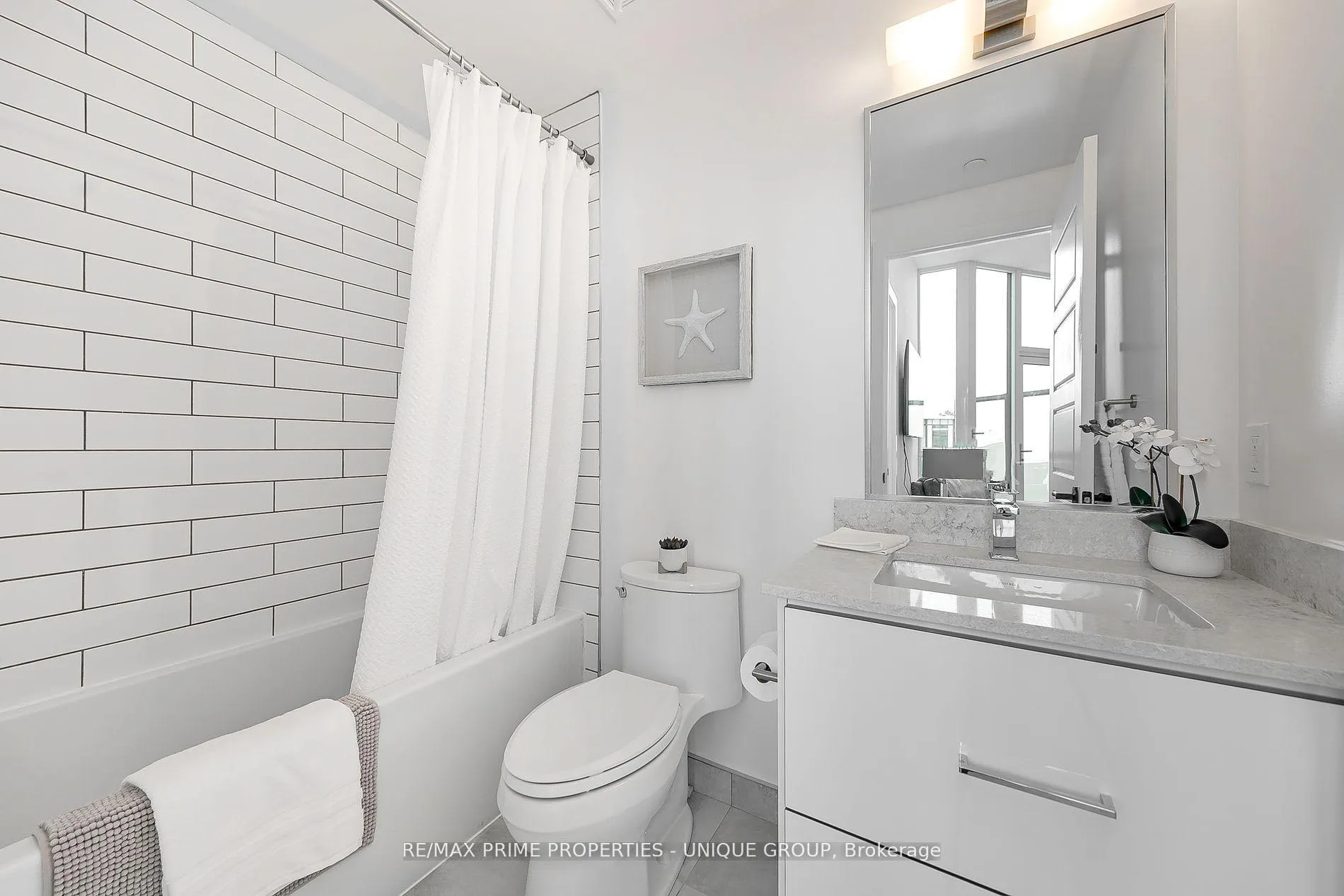 Photo 30 of Unit 427, 415 Sea Ray Avenue, Innisfil, Rural Innisfil — HOMEH