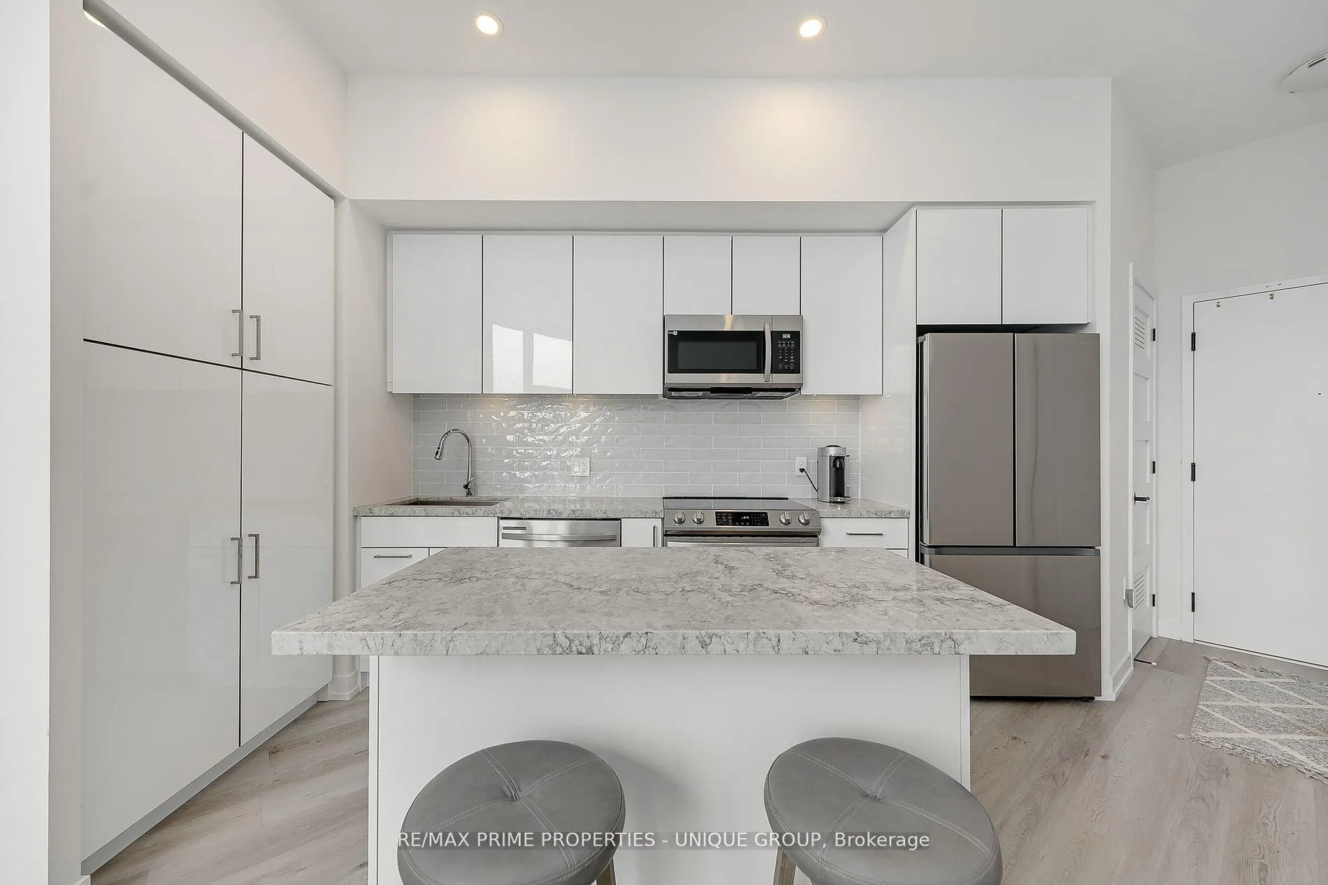 Photo 31 of Unit 427, 415 Sea Ray Avenue, Innisfil, Rural Innisfil — HOMEH