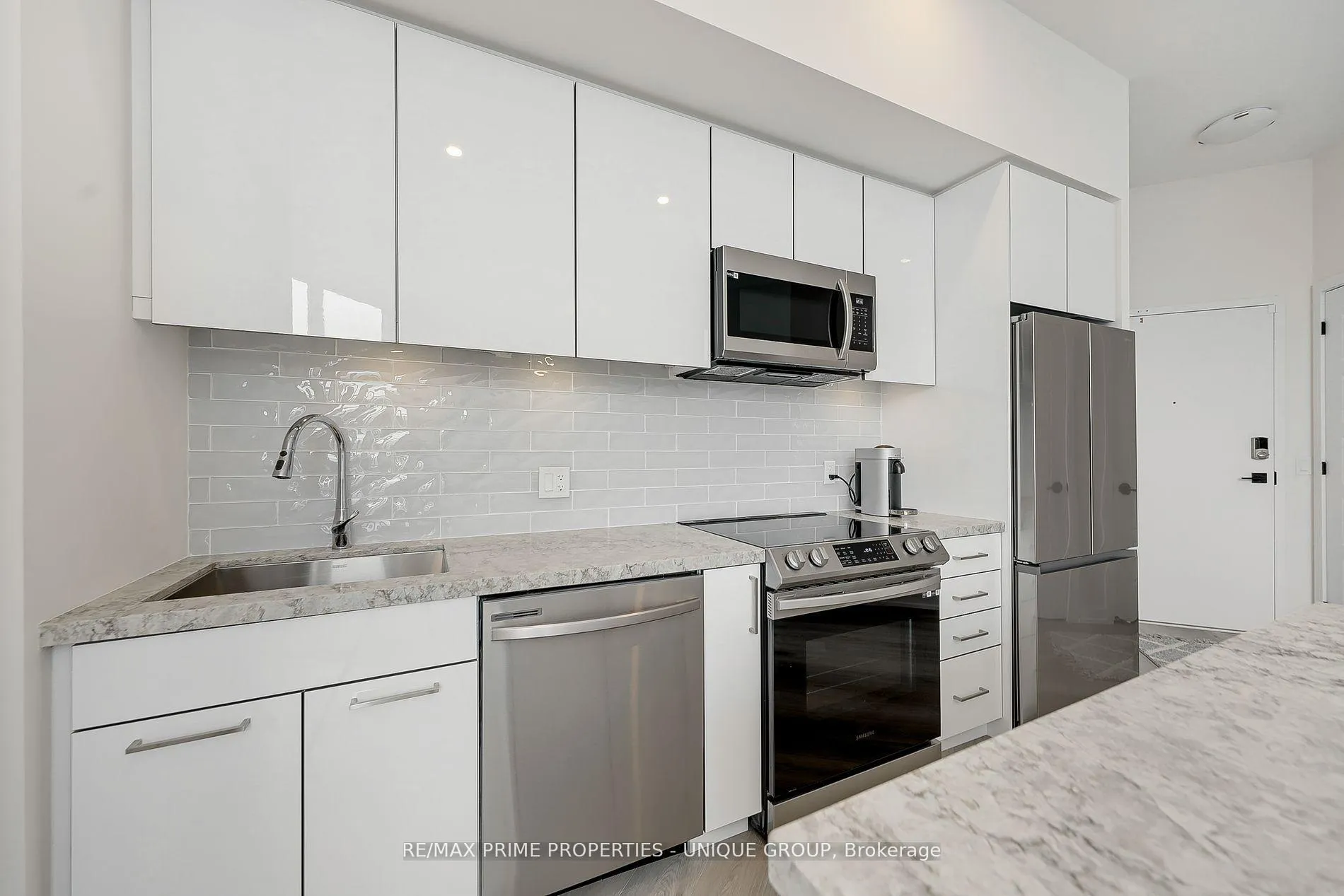 Photo 32 of Unit 427, 415 Sea Ray Avenue, Innisfil, Rural Innisfil — HOMEH