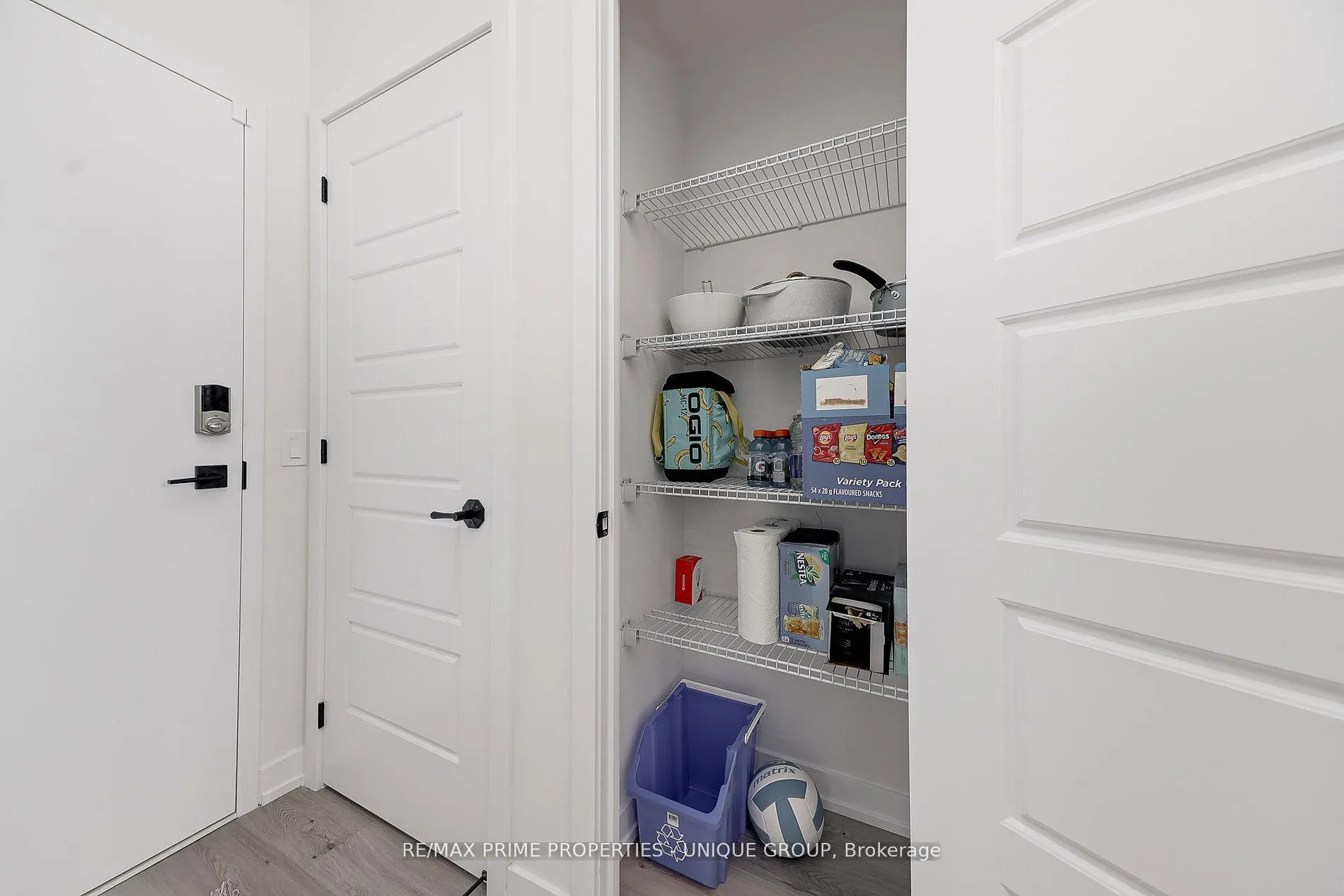 Photo 34 of Unit 427, 415 Sea Ray Avenue, Innisfil, Rural Innisfil — HOMEH