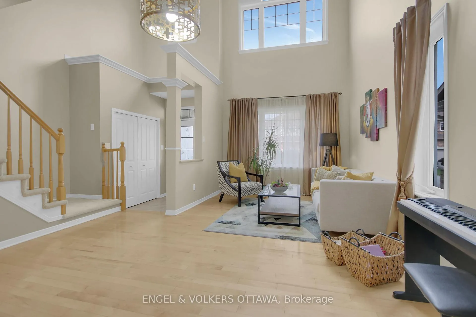Photo 4 of 153 Arrowwood Drive, Ottawa, Stittsville (South) — HOMEH