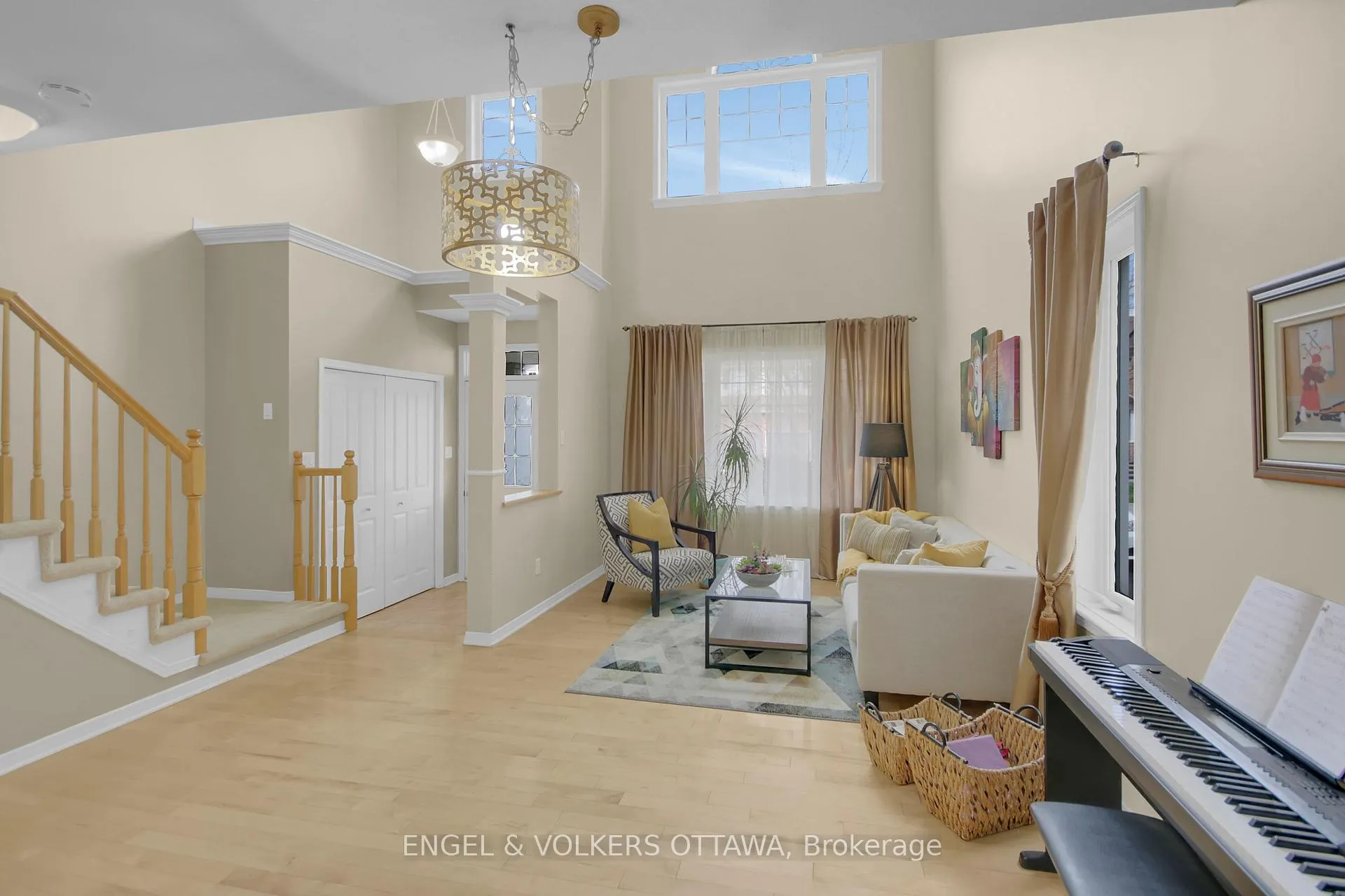 Photo 7 of 153 Arrowwood Drive, Ottawa, Stittsville (South) — HOMEH