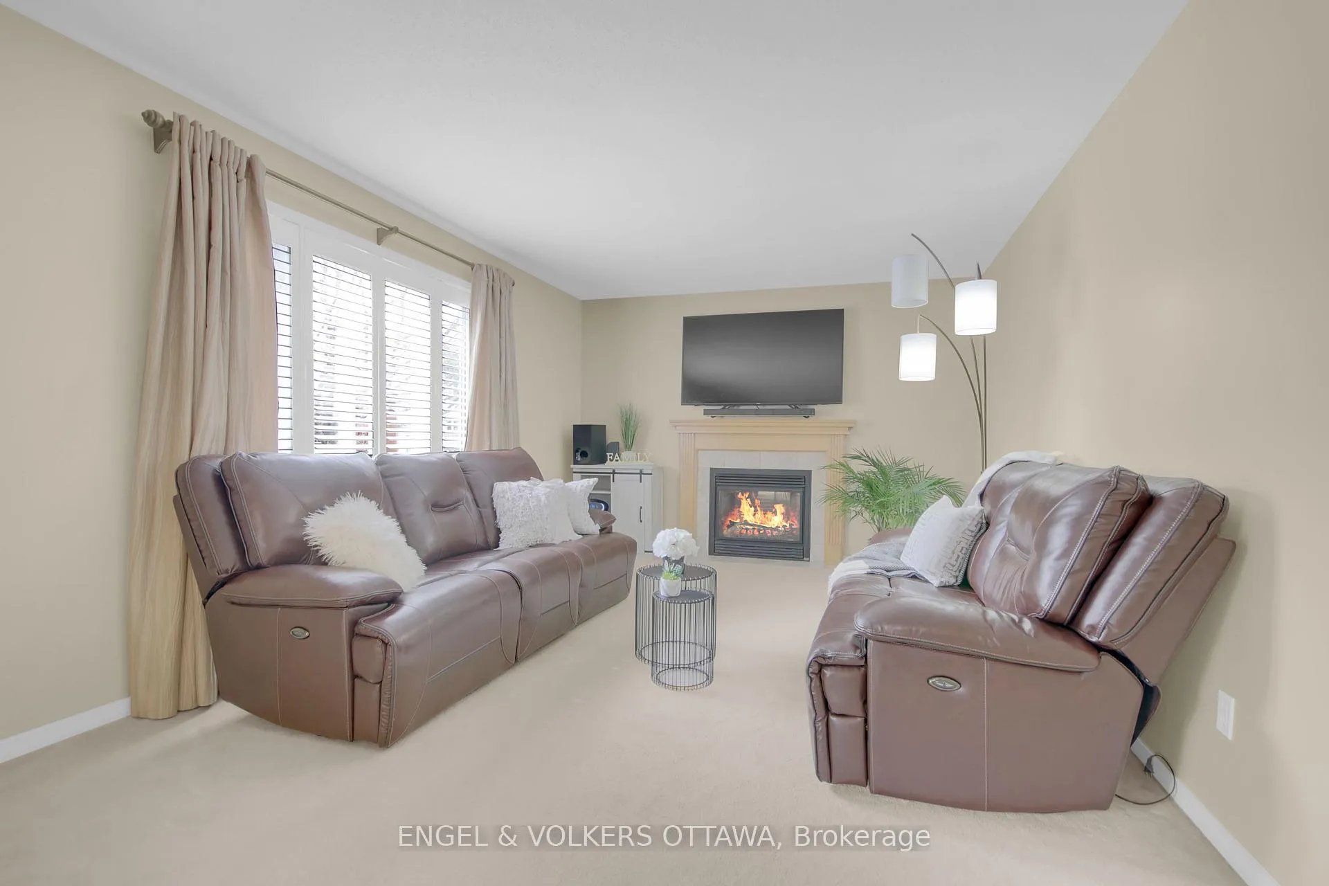 Photo 9 of 153 Arrowwood Drive, Ottawa, Stittsville (South) — HOMEH