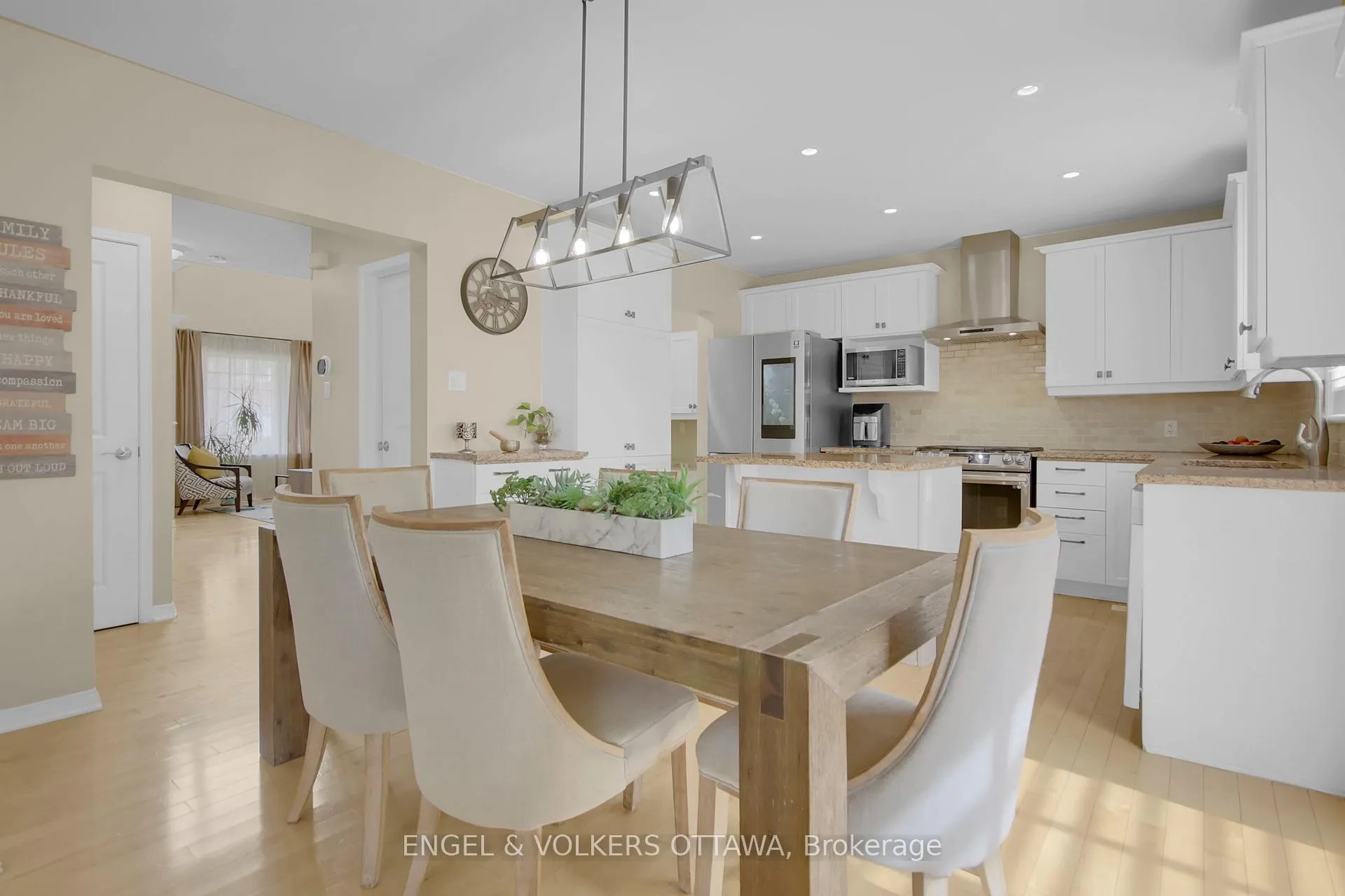 Photo 11 of 153 Arrowwood Drive, Ottawa, Stittsville (South) — HOMEH