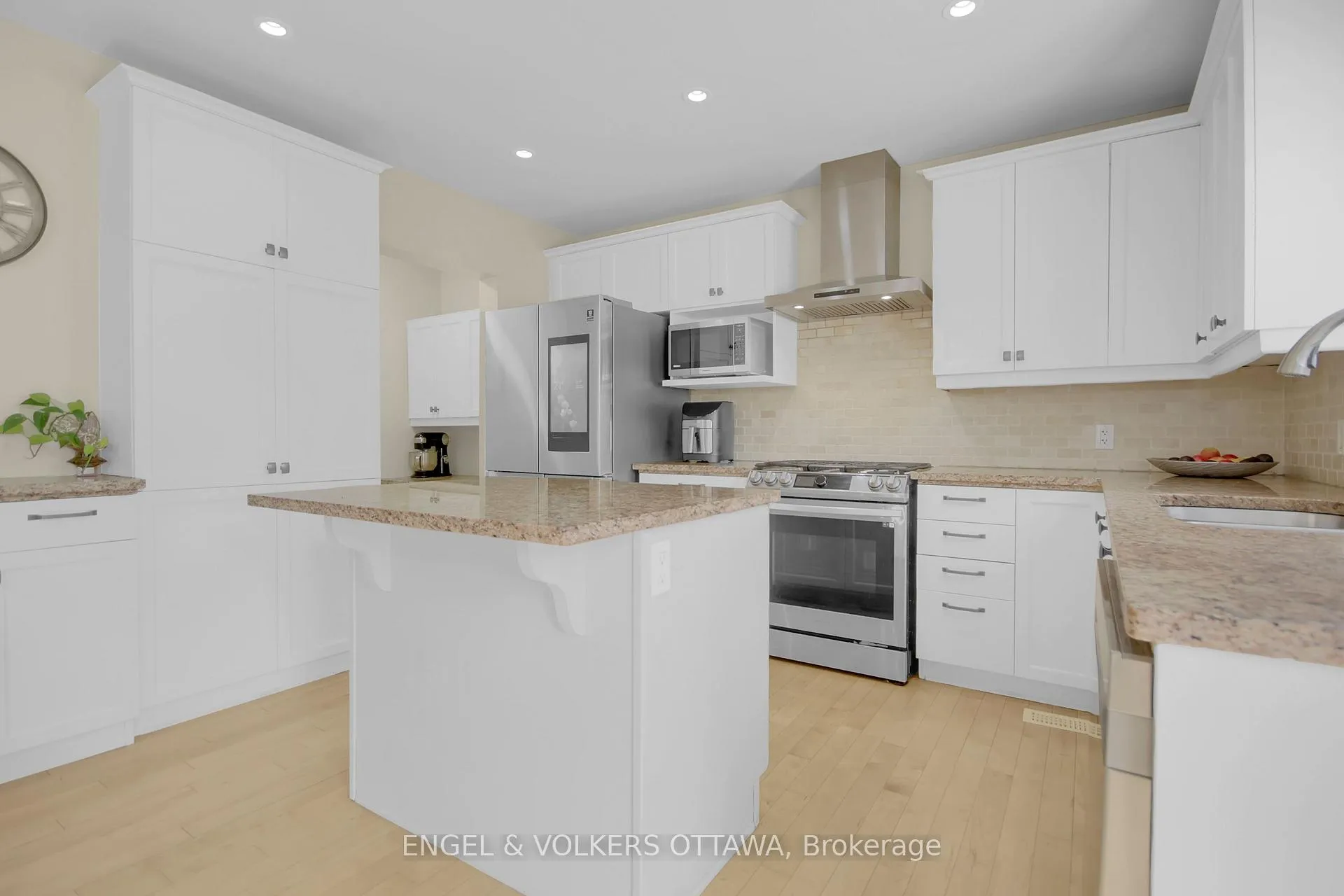 Photo 13 of 153 Arrowwood Drive, Ottawa, Stittsville (South) — HOMEH