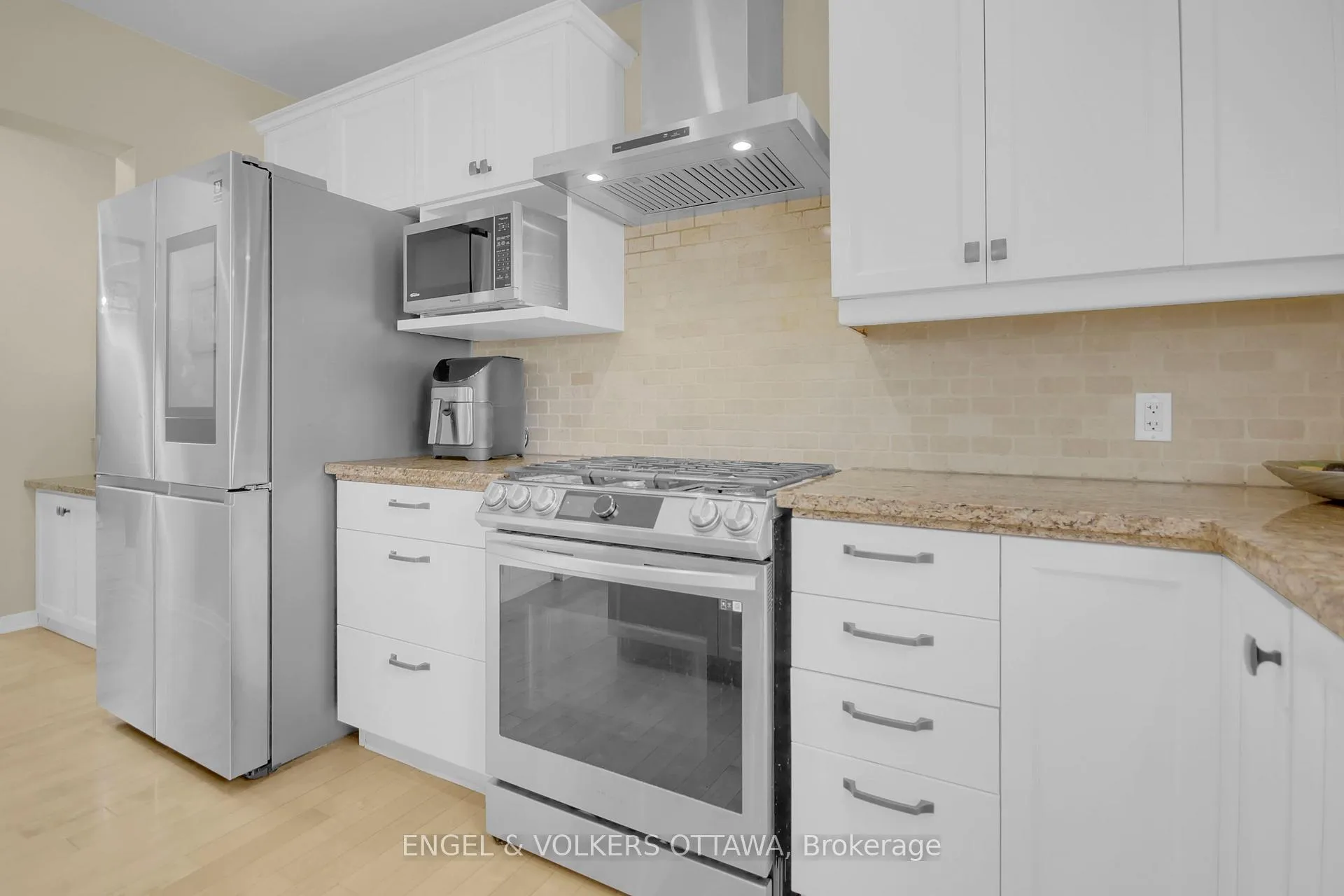 Photo 14 of 153 Arrowwood Drive, Ottawa, Stittsville (South) — HOMEH
