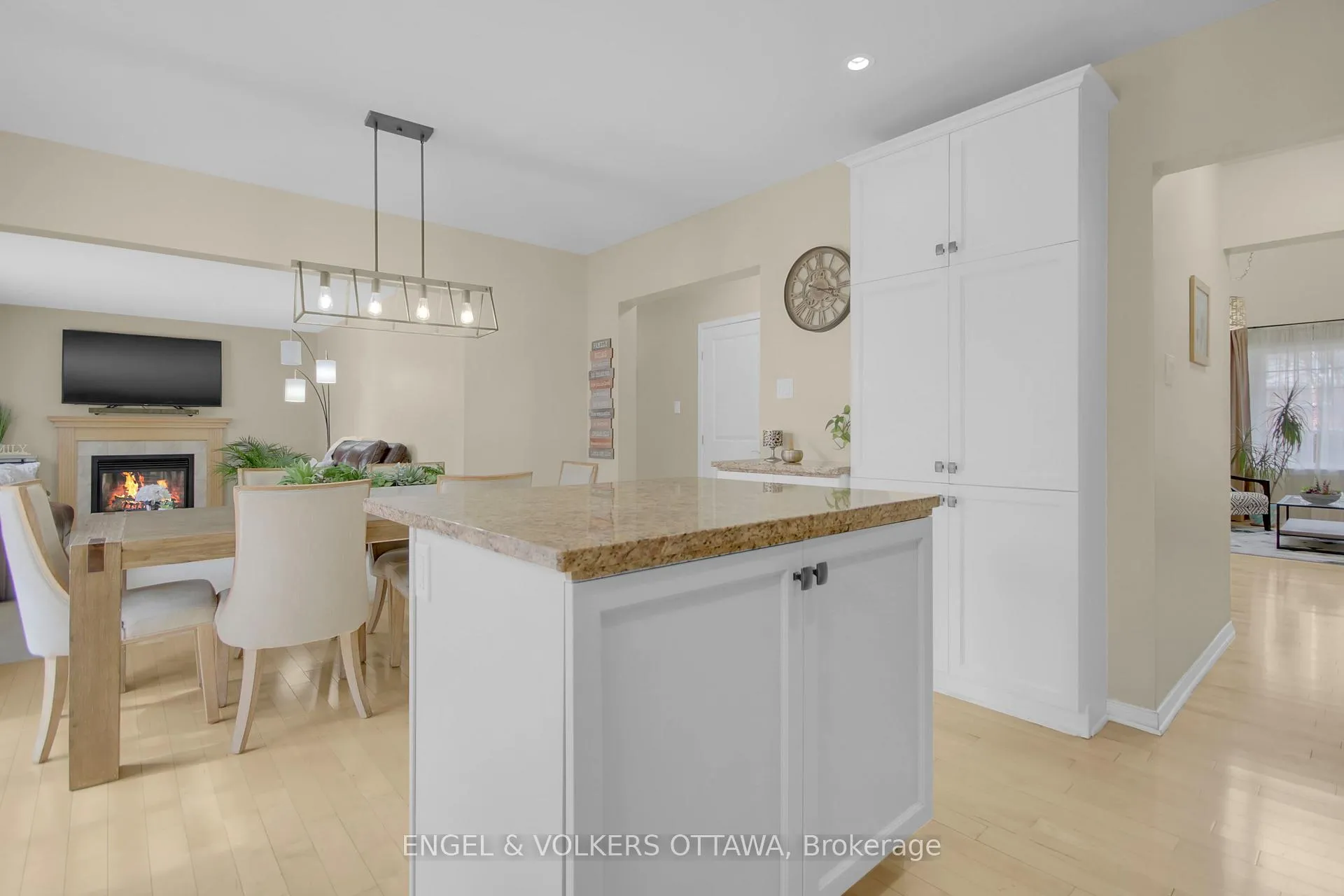 Photo 15 of 153 Arrowwood Drive, Ottawa, Stittsville (South) — HOMEH