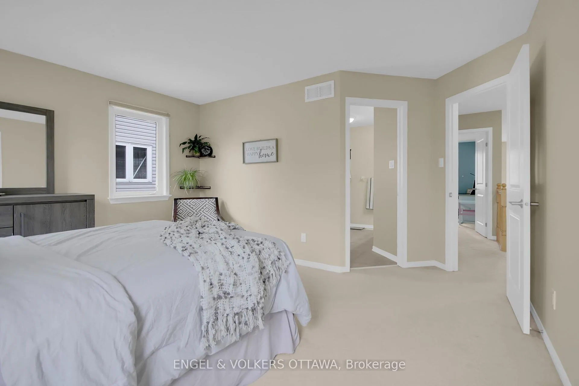 Photo 25 of 153 Arrowwood Drive, Ottawa, Stittsville (South) — HOMEH