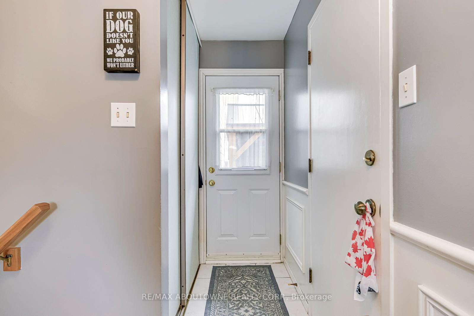 Photo 4 of 4312 Longmoor Drive, Burlington, Shoreacres — HOMEH