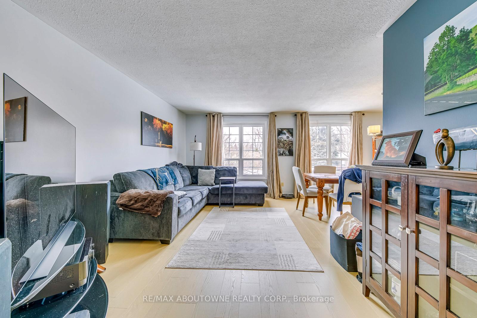 Photo 5 of 4312 Longmoor Drive, Burlington, Shoreacres — HOMEH