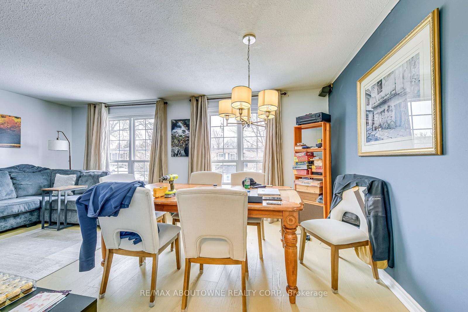 Photo 9 of 4312 Longmoor Drive, Burlington, Shoreacres — HOMEH