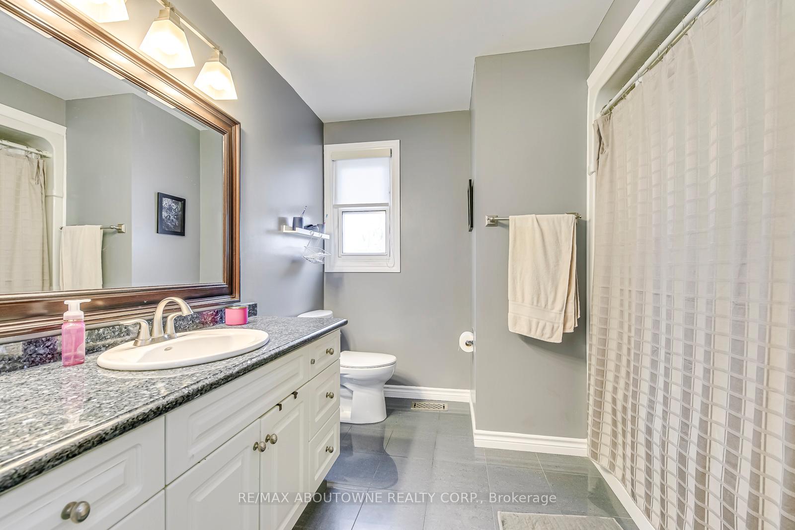 Photo 16 of 4312 Longmoor Drive, Burlington, Shoreacres — HOMEH